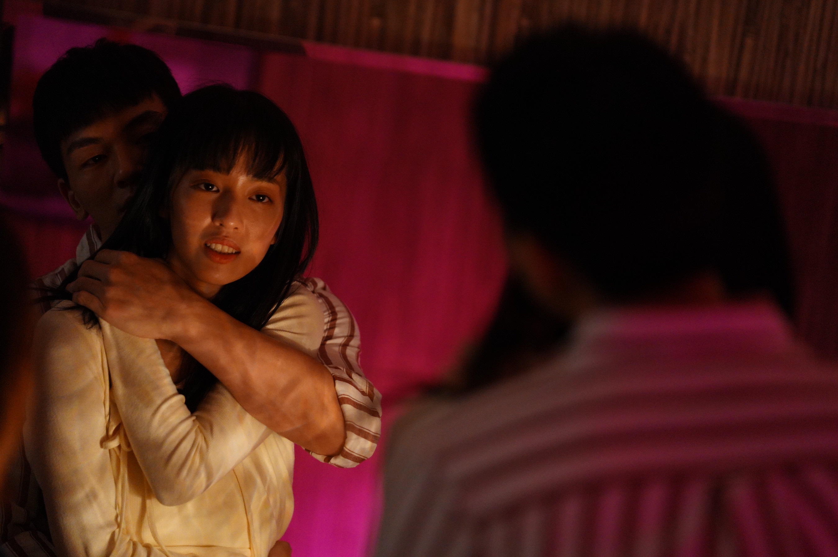 王渝萱在片中從清純高中生，在歷經情傷後，開始主動約砲。（奇葩娛樂）