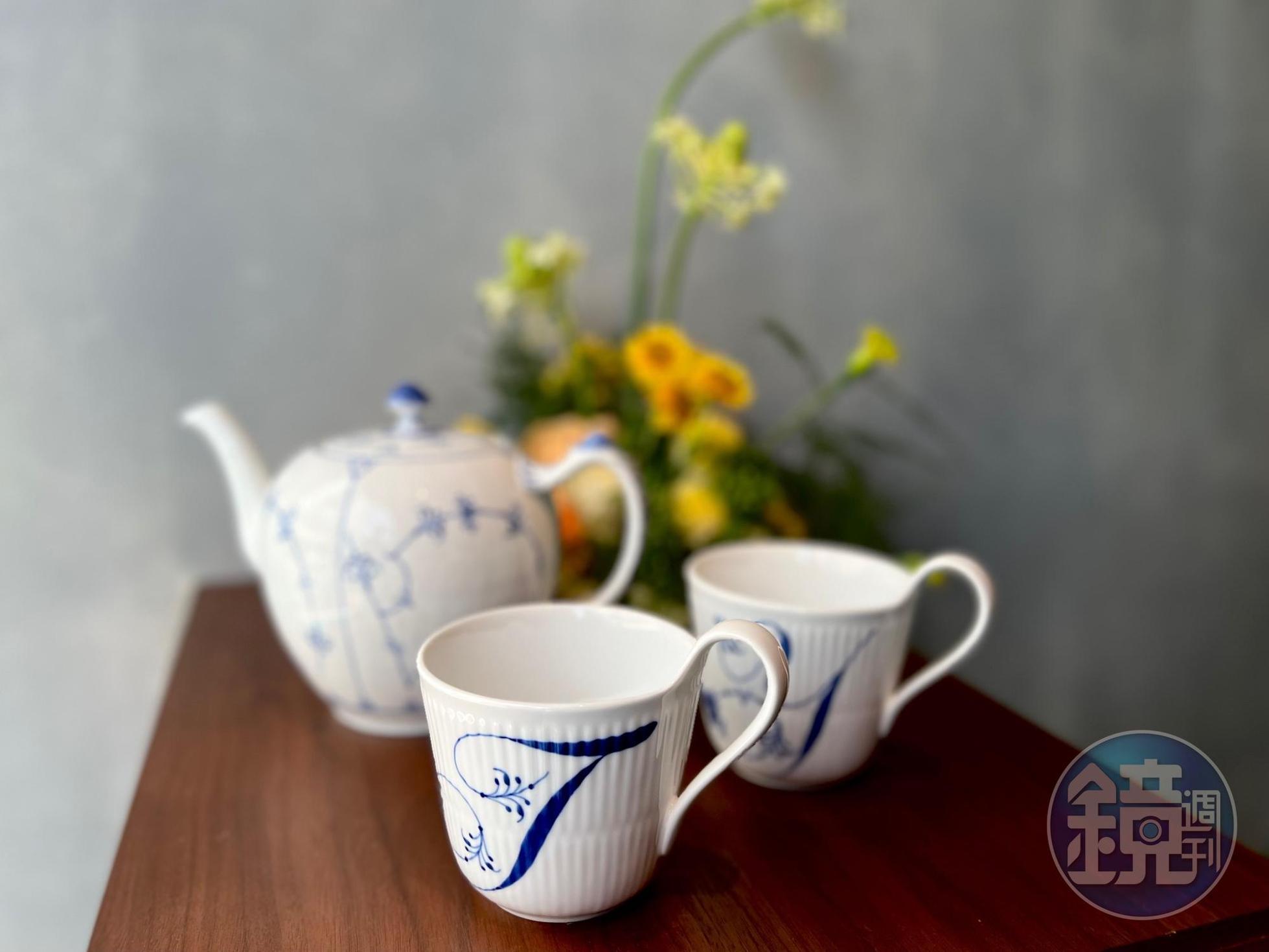 餐會獨家獻禮客製化專屬「字母杯」 。