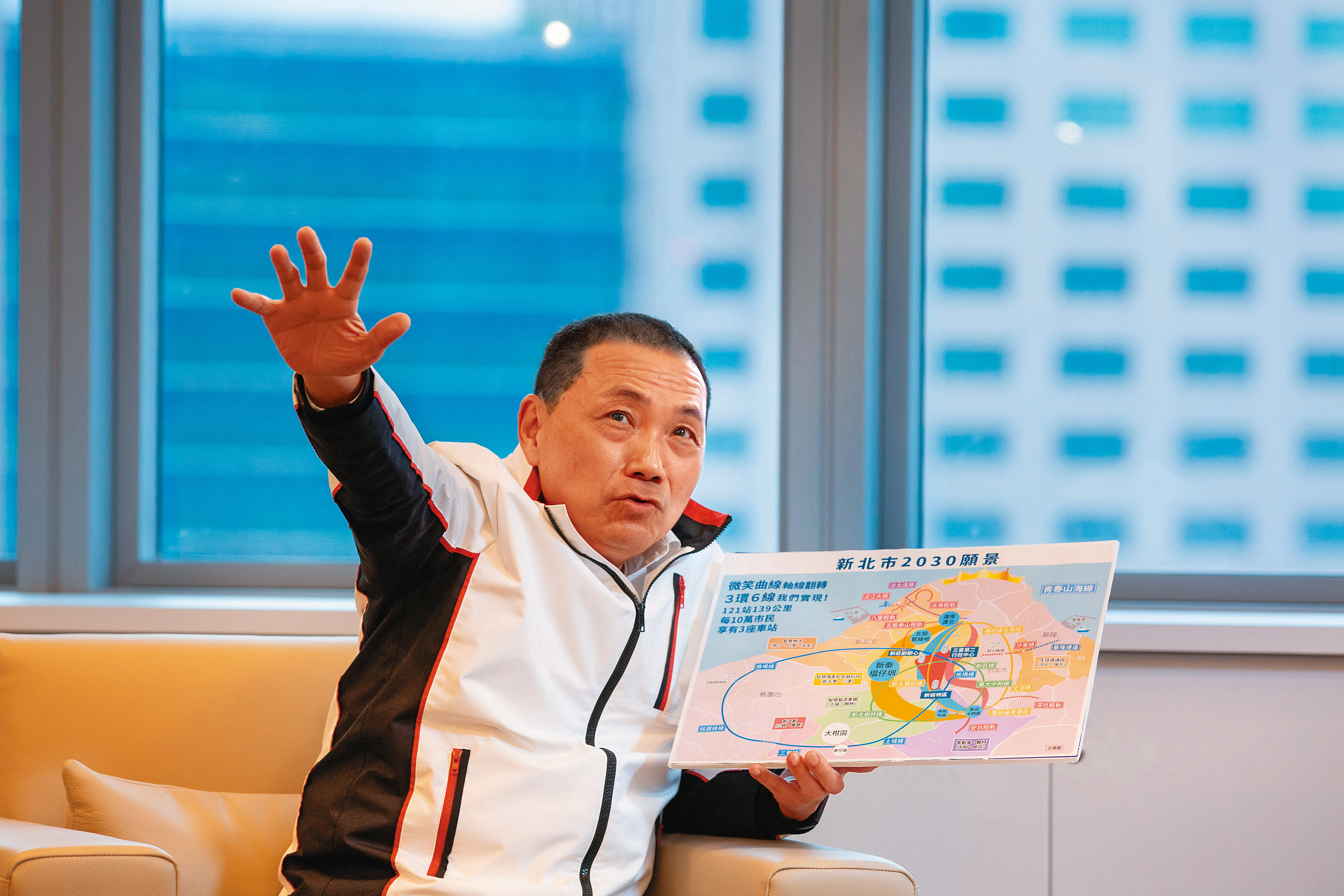 侯友宜13日接受本刊專訪，細數他任內對新北的建設，強調做事從不考量選票，國家及人民的利益，應優於黨派。