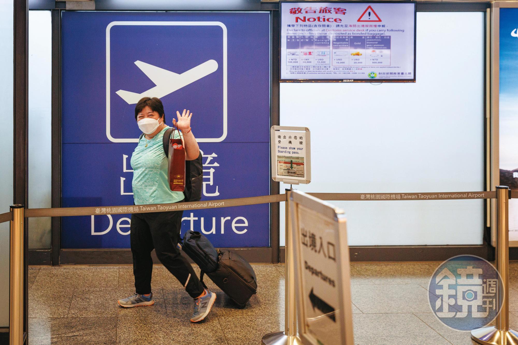 Emily離台返港後,再度傳訊:「我店面經營6個月就開始繳稅。我不只是認真做,而且我是有做出業績的。」至今不解為何申請定居一再受阻。(王漢順攝)
