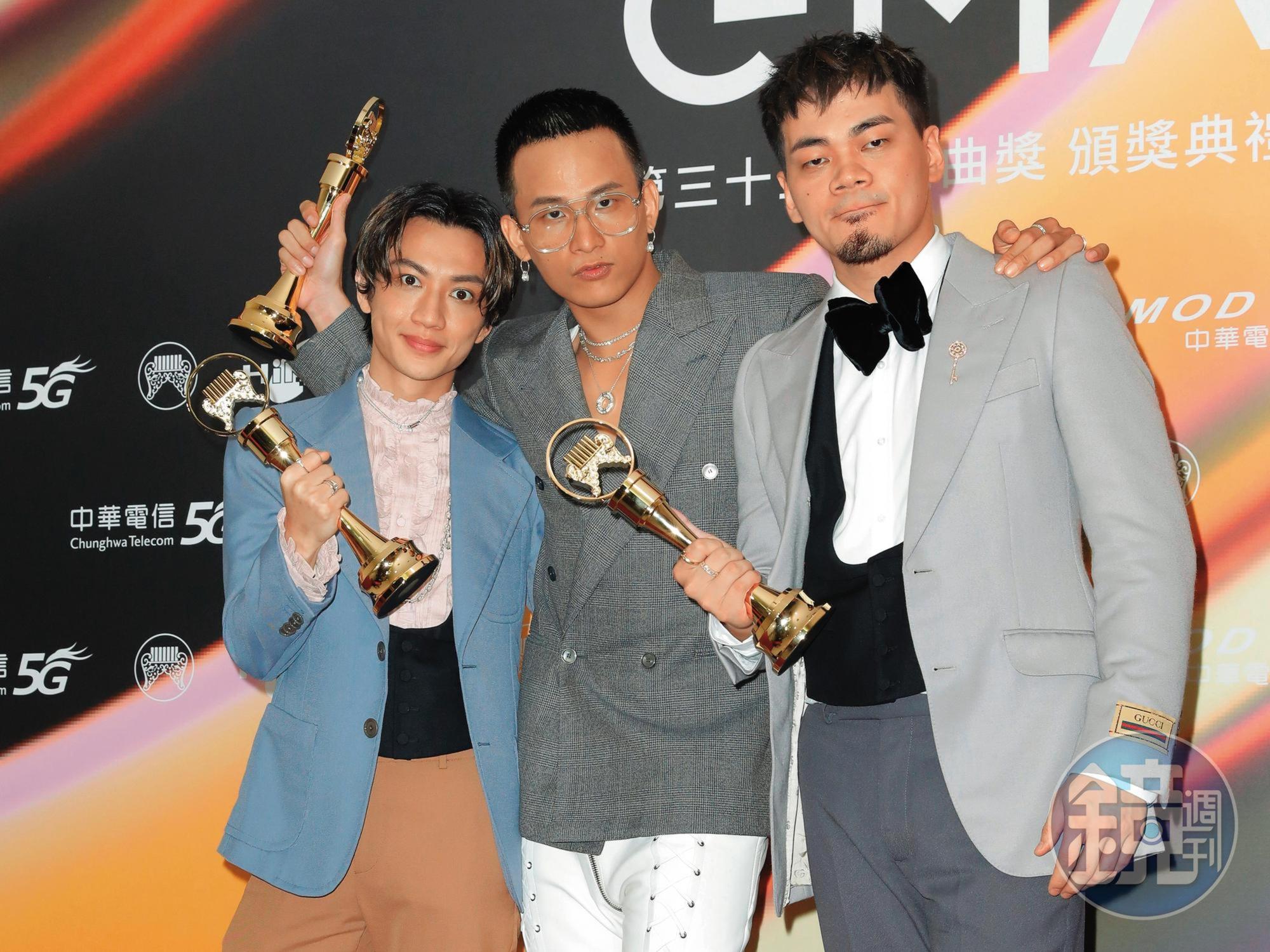 茄子蛋在金曲33以〈愛情你比我想的閣較偉大〉獲年度歌曲後，聲勢達到顛峰。