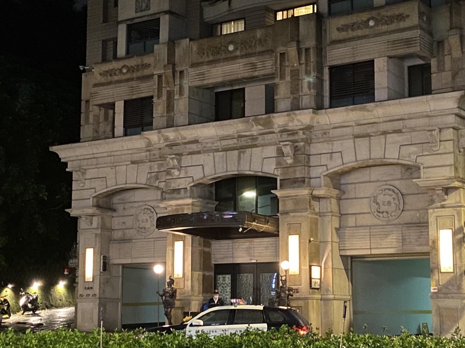 前立委黃義交今晚傳出在內湖墜樓。民眾提供