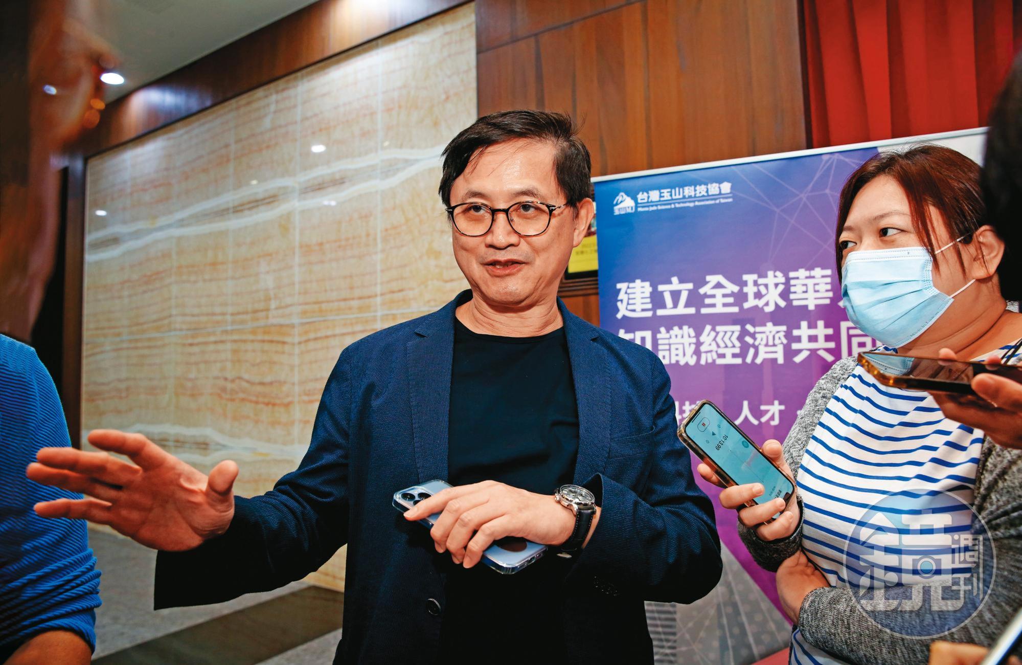 和碩董事長童子賢說：「美國鐵了心要與中國在科技業上硬脫鉤。」