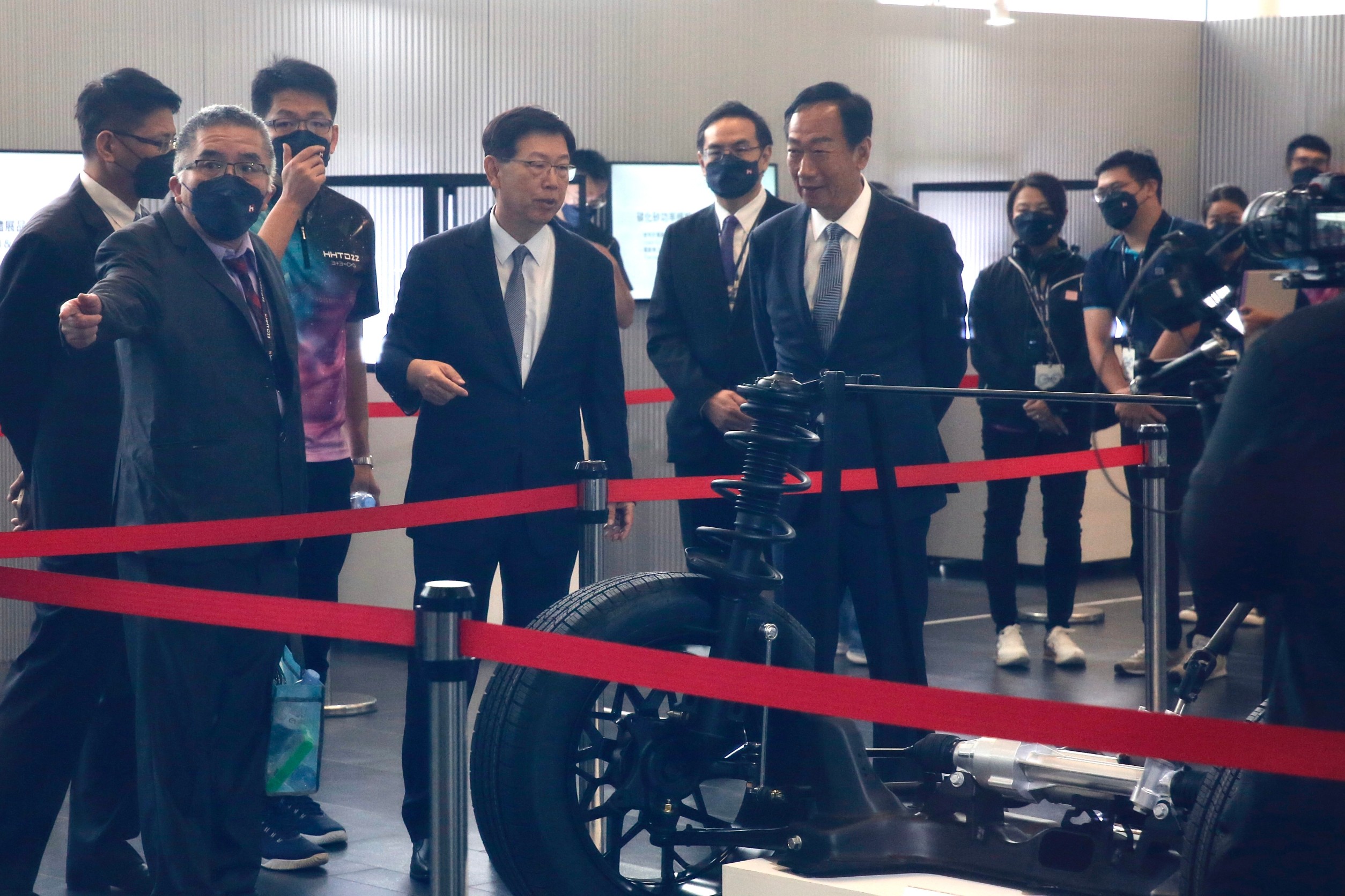 一年一度的鴻海科技日，董事長劉揚偉提到3年發表5輛新車，讓大家不再懷疑鴻海造車力。