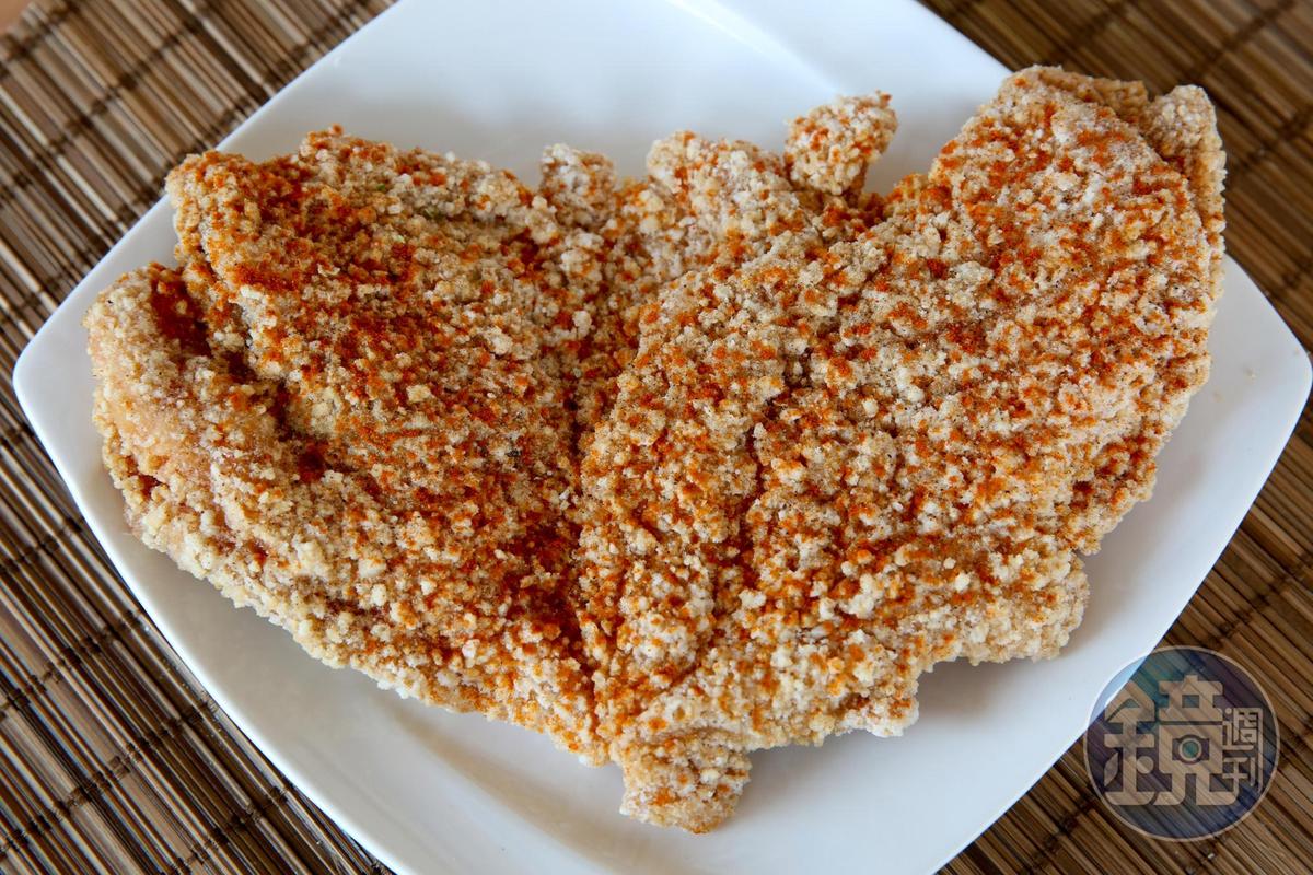 有雞排店老闆在臉書社團po文表示，雞排進貨成本逼近45元，一份賣85元卻被罵「暴利沒良心」。（示意圖，本刊資料照）