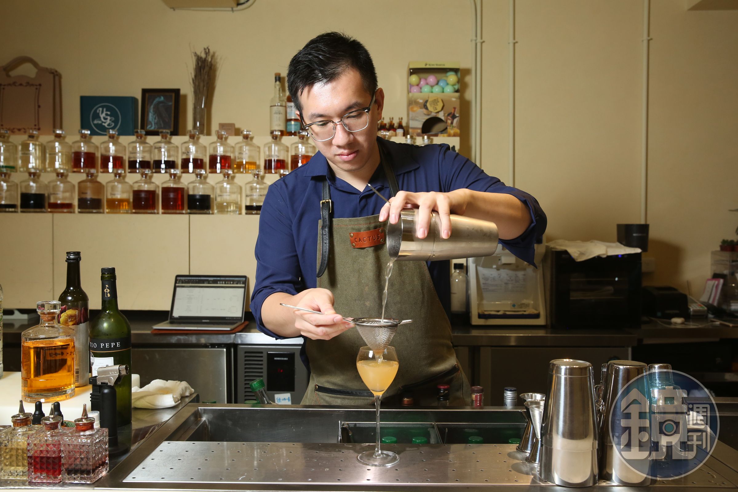 「Cactus Bar」主理人兼調酒師李玹毅（Kvo）花了數個月時間，完成與「後現代寓意」主題呼應的酒單。