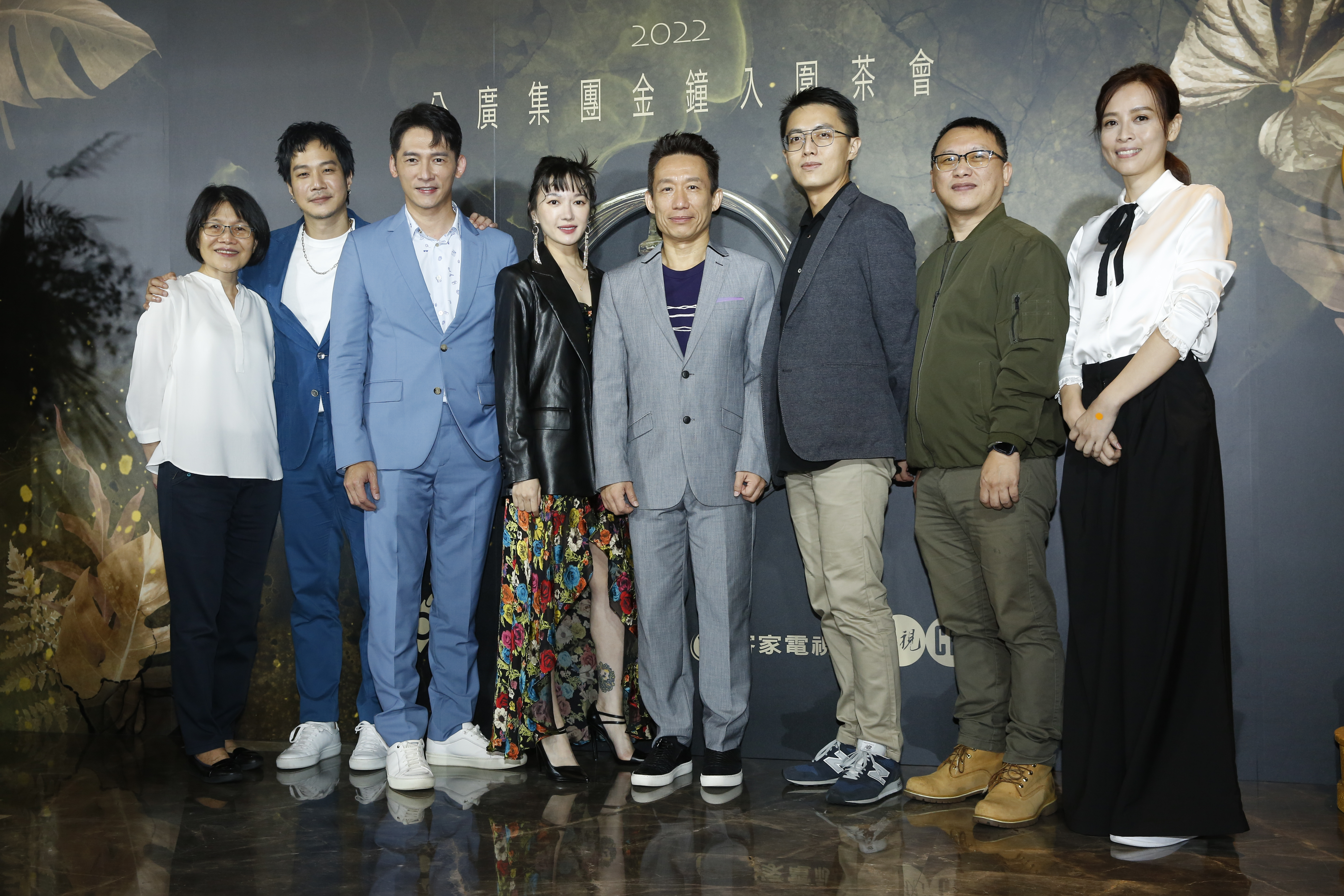温昇豪和李杏《茶金》、薛仕凌等人出席公廣集團金鐘入圍記者會。