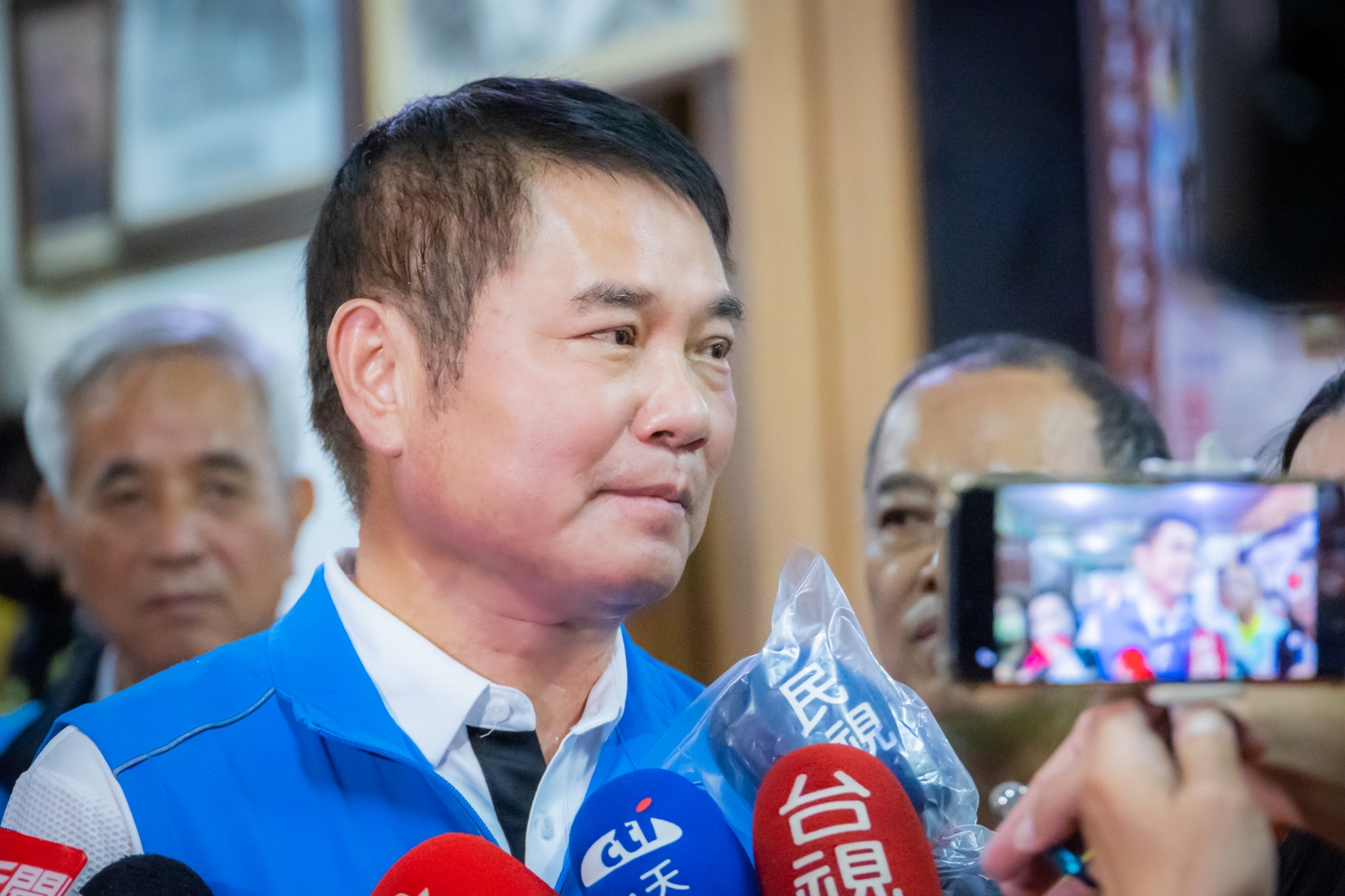 鍾東錦20日除了拜訪北市議會,下午赴北市府大數據中心將由柯文哲親自接待。(取自鍾東錦臉書)