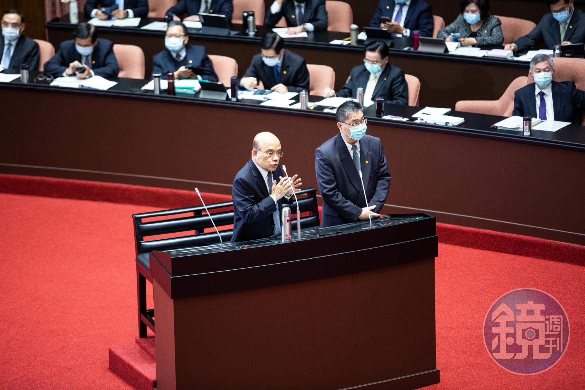 行政院長蘇貞昌昨天確診後,內政部長徐國勇今天出現發燒的狀況,目前快篩結果為陰性。(本刊資料照)