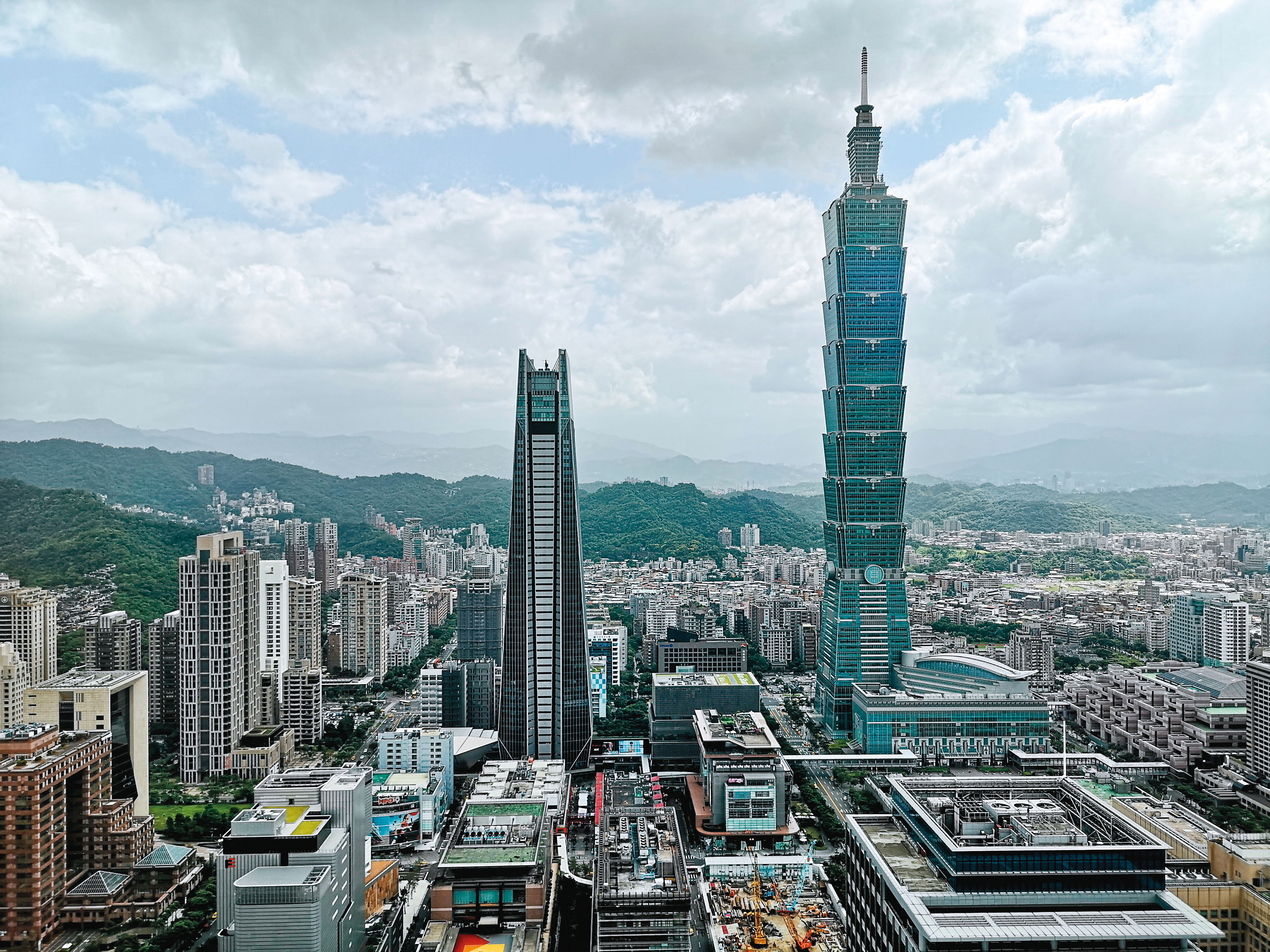 台北市蛋黃區的民眾口袋較深、成交快，因此崴爺深信地段決定一切。
