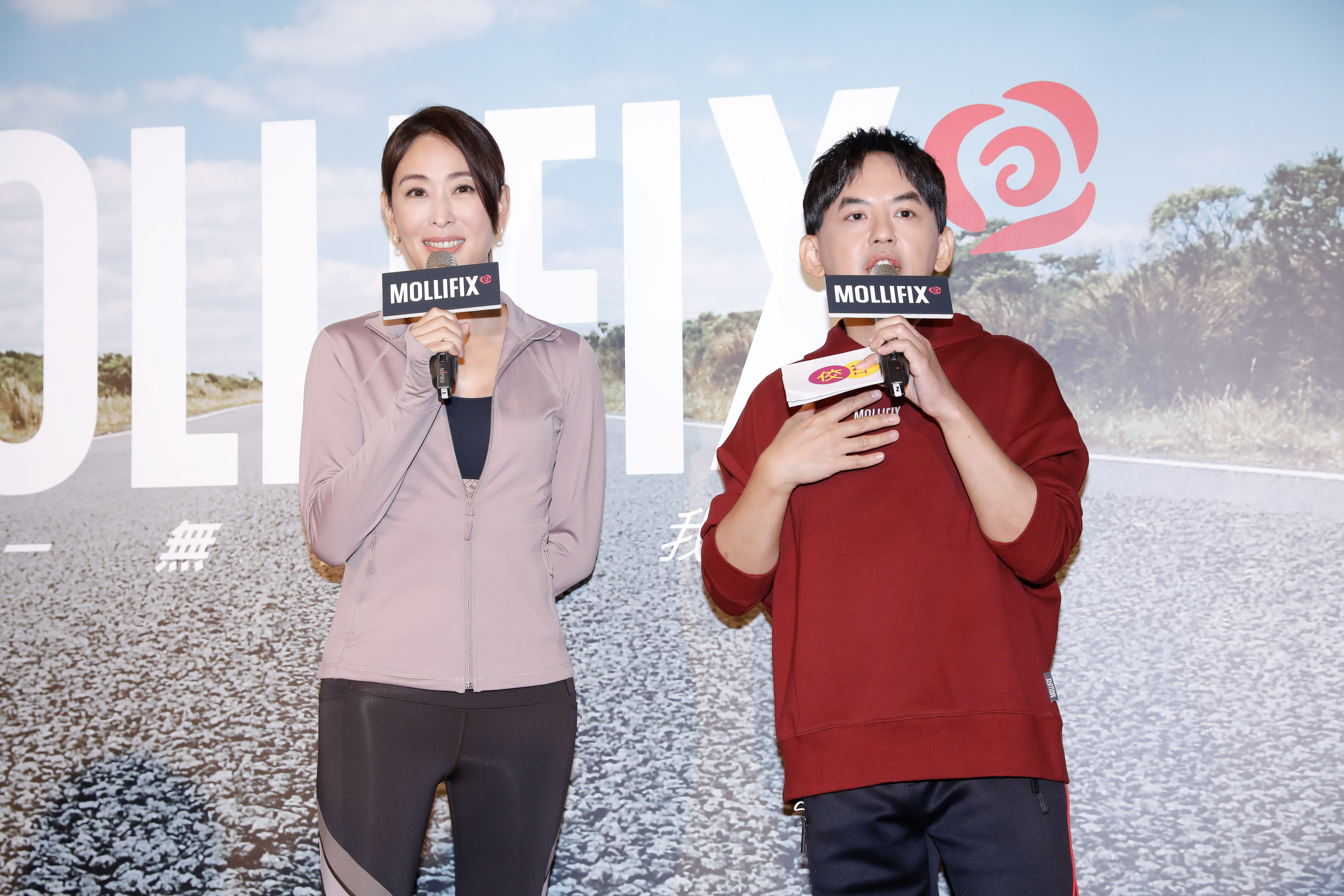 賈永婕今天出席代言記者會與主持人黃子佼互動活潑。