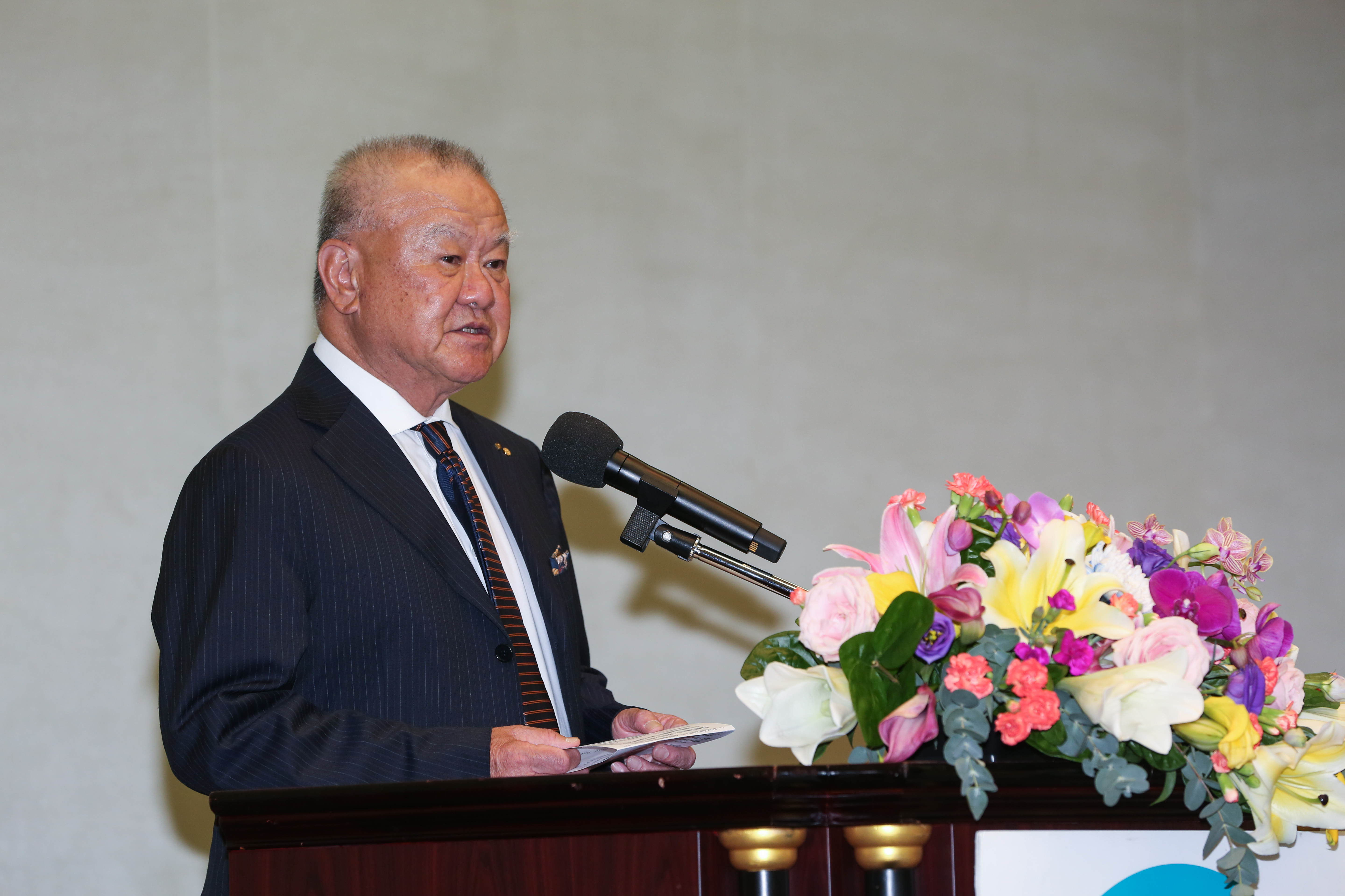 林伯豐提及，政府應留意貶值帶來的進口物價壓力，認為應設法降低財稅方面負擔，或拿4,000億稅收超收的部分要拿出來補助弱勢家庭。（本刊資料照）