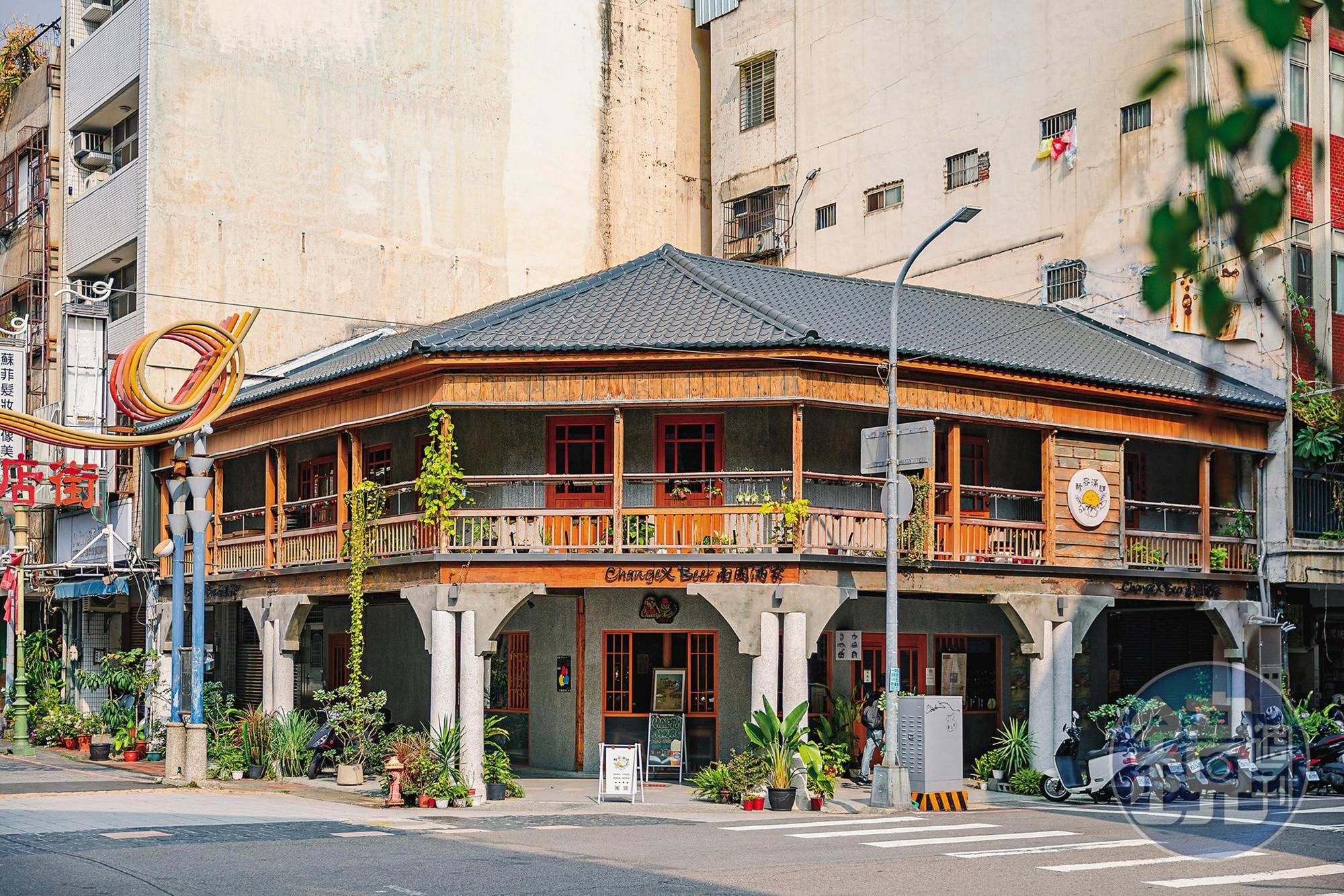 「ChangeX Beer南園酒家」早期是台中著名大酒家,日治時期曾是專賣西洋料理的精養軒。