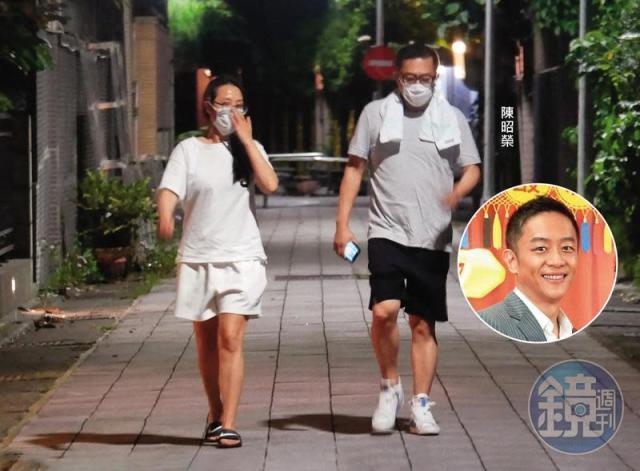 本刊拍到陳昭榮與「新歡」相伴，公開之後他很保護對方，與過往一樣低調。（本刊資料畫面）
