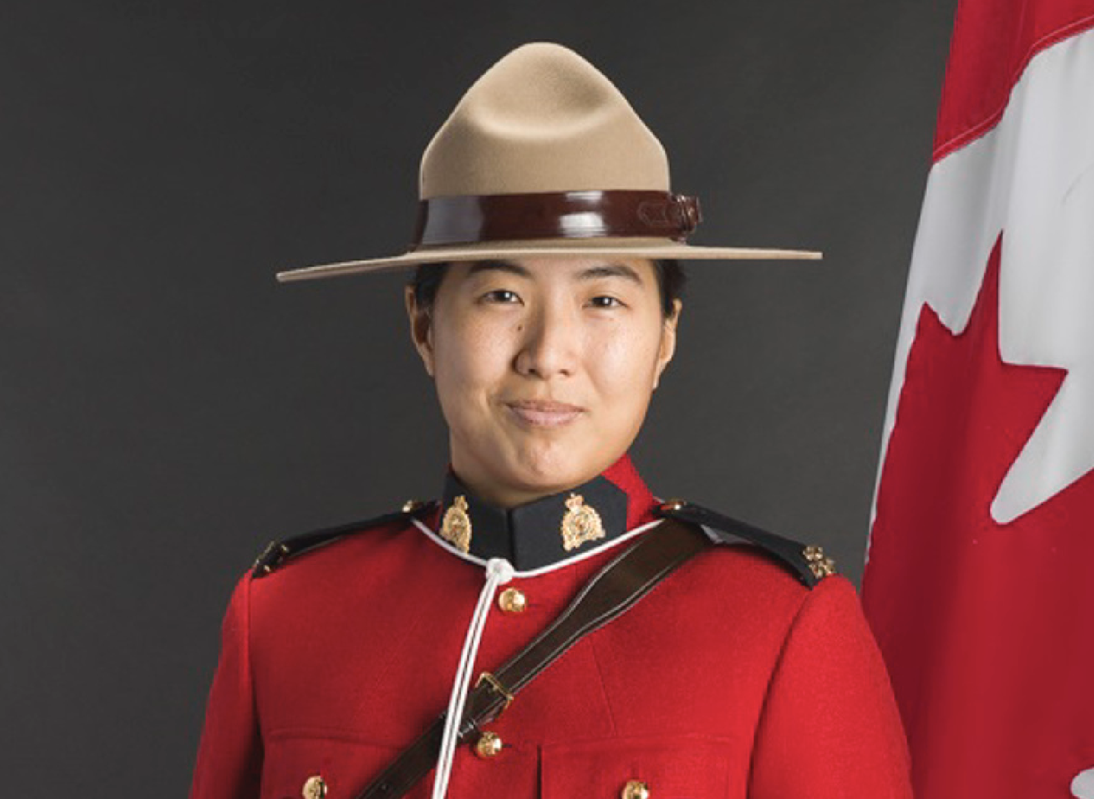 31歲的加拿大皇家騎警楊慈心（Shaelyn Tzu-Hsin Yang）18日於執勤時遭街友刺殺身亡。（翻攝加拿大皇家騎警網站）