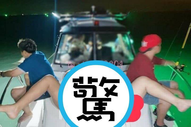 超淫亂海釣！你釣魚邊跟裸女大玩「八爪章魚吸吸」，當地鄉民怒了。（翻自《每日星報》）