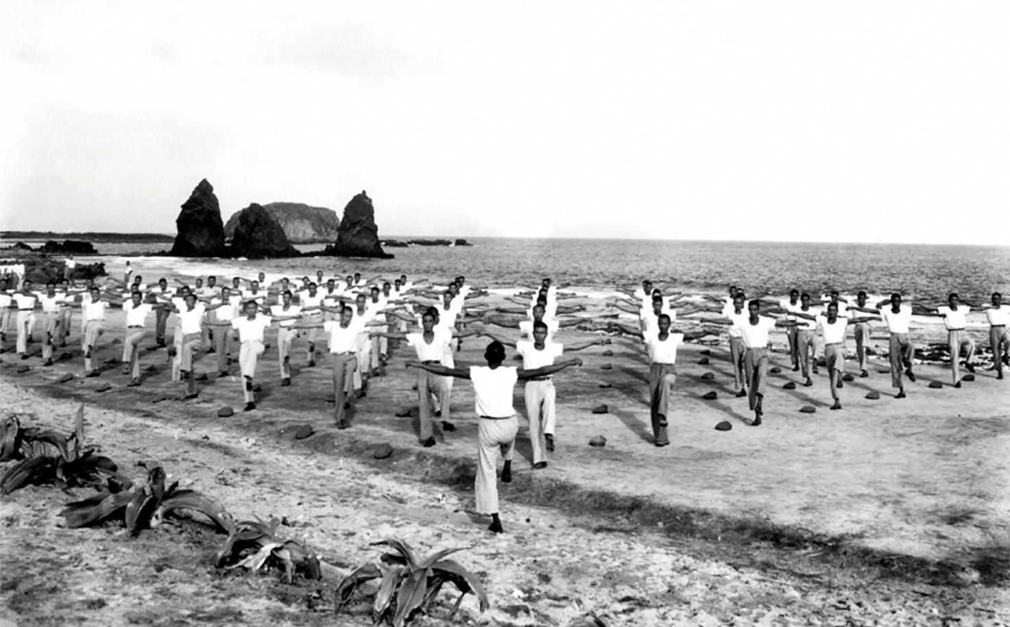 綠島曾是樣板監獄,美國大使、官員都前往訪視,留下許多資料影像。(唐燕妮提供•台灣游藝 數位複製)