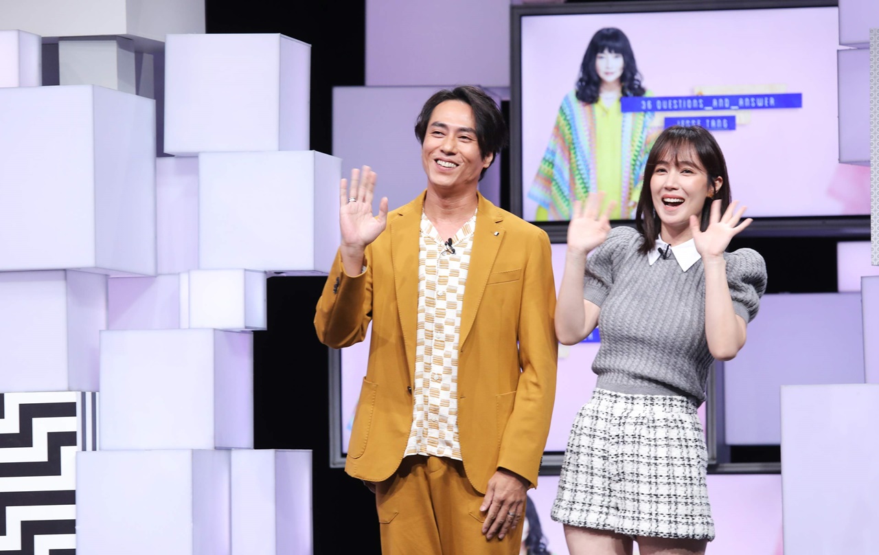 莊凱勛（左）、小薰（右）為新戲上節目做宣傳。（公視提供）