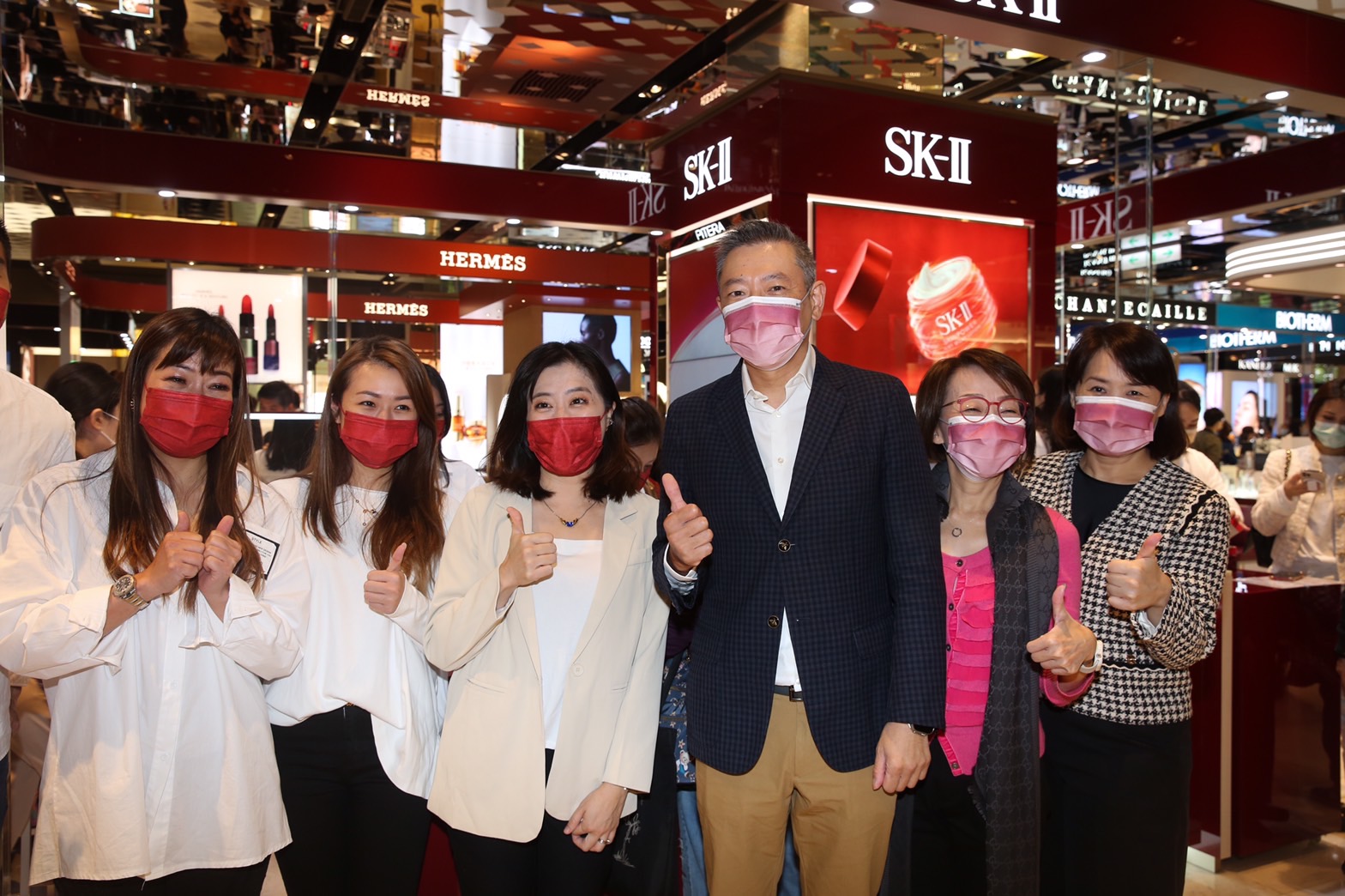 新光三越信義新天地週年慶今天開跑，吳昕陽也到場助陣。