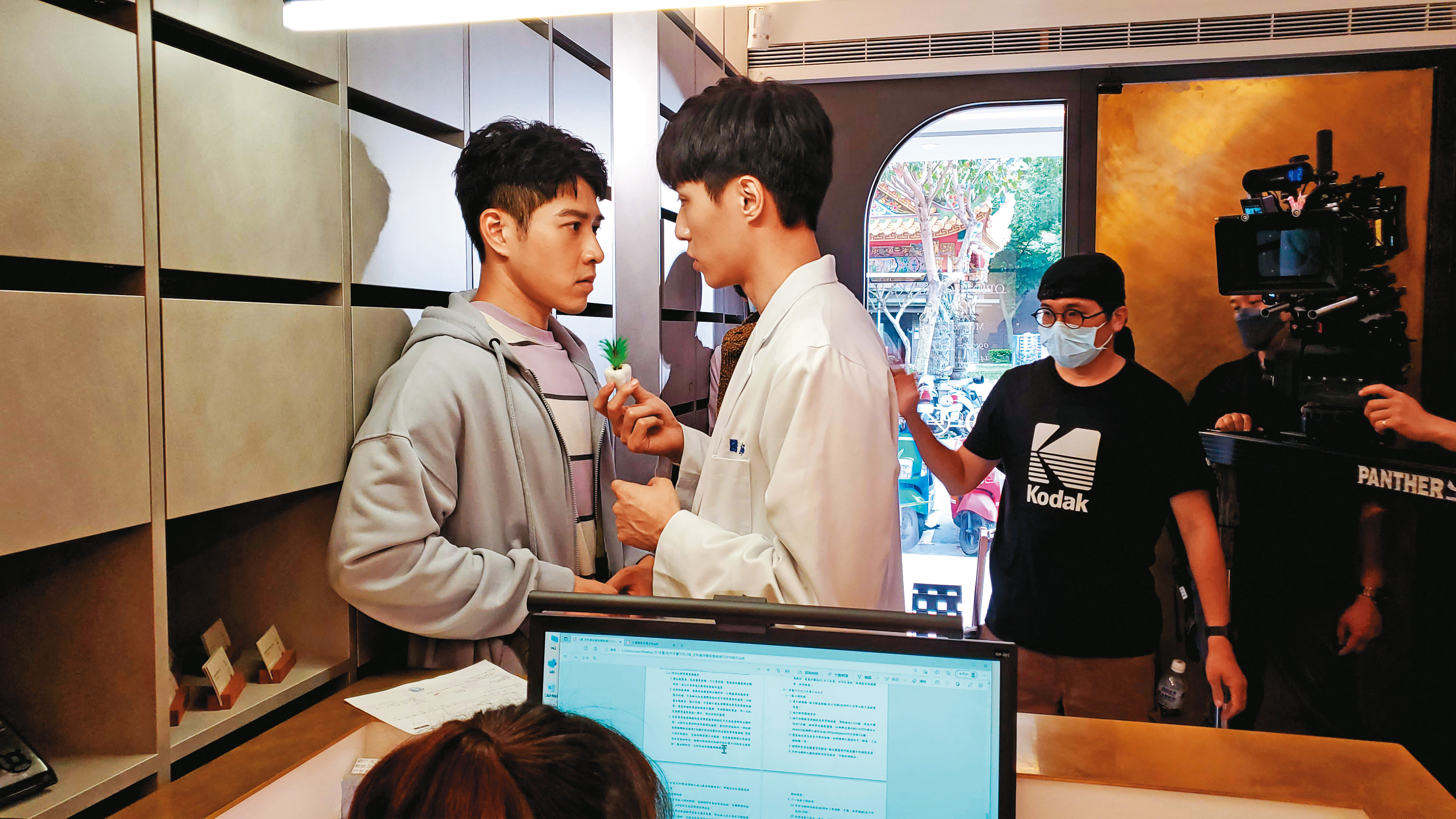 WBL主創團隊融入牙醫職人元素,推出醫病戀題材BL劇《我的牙想你》。(結果娛樂提供)