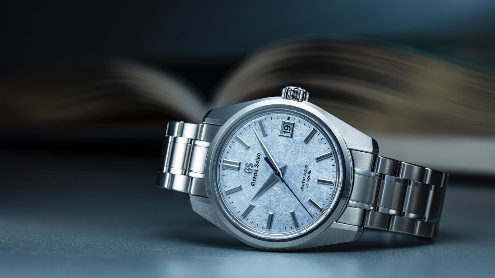 Grand Seiko Heritage Collection｜SLGH013／錶徑40mm／白鋼材質／時、分、秒、日期指示／9SA5自動上鍊機芯／防水100米／定價NT$275,000