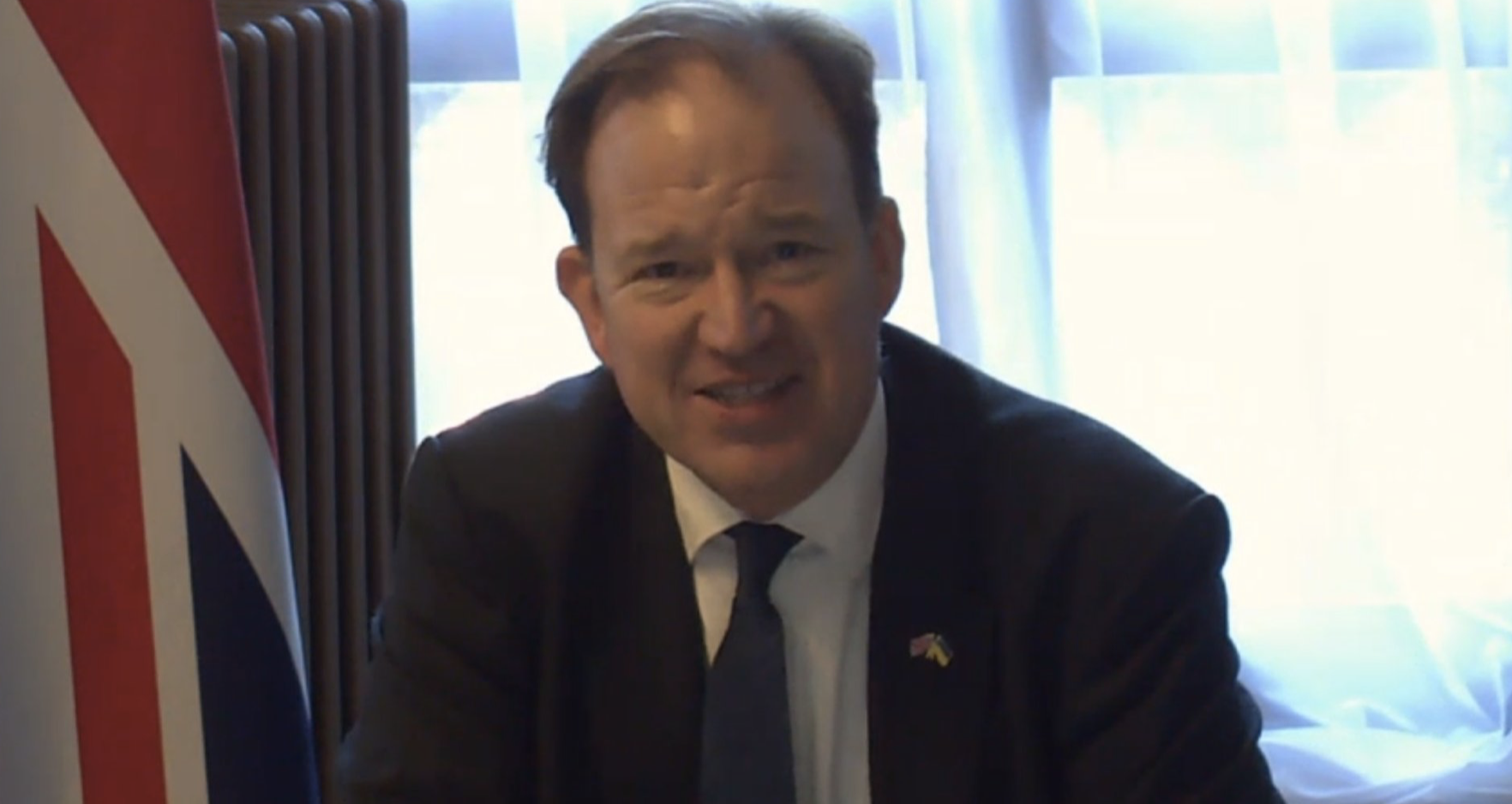 英國外交國務大臣諾曼針對示威者遭中國使館施暴回應。（翻攝Jesse Norman推特）