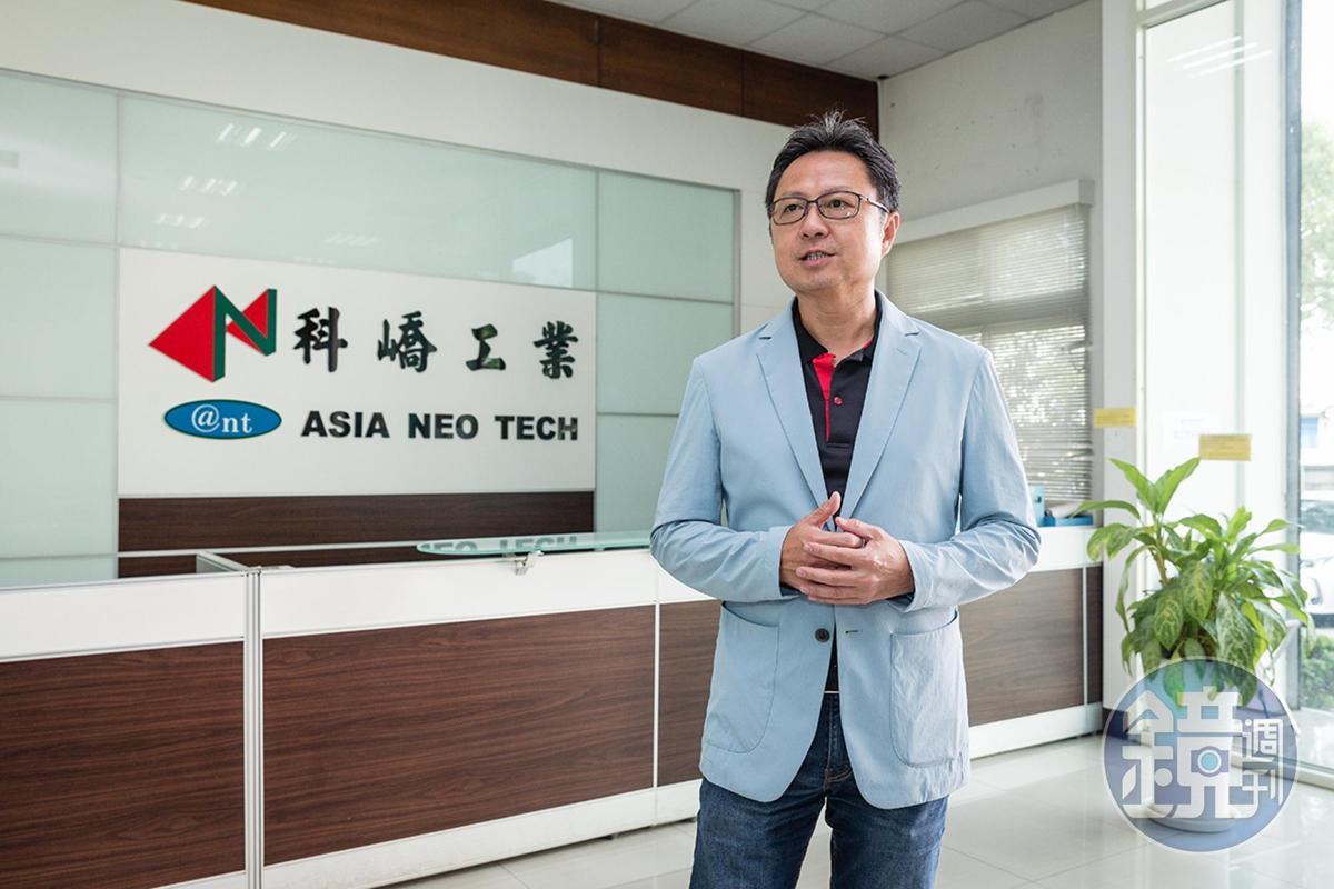 吳明致說創業時,職業為命理師的父親幫公司取名「科嶠」,隱含要做到業界最頂尖之意。
