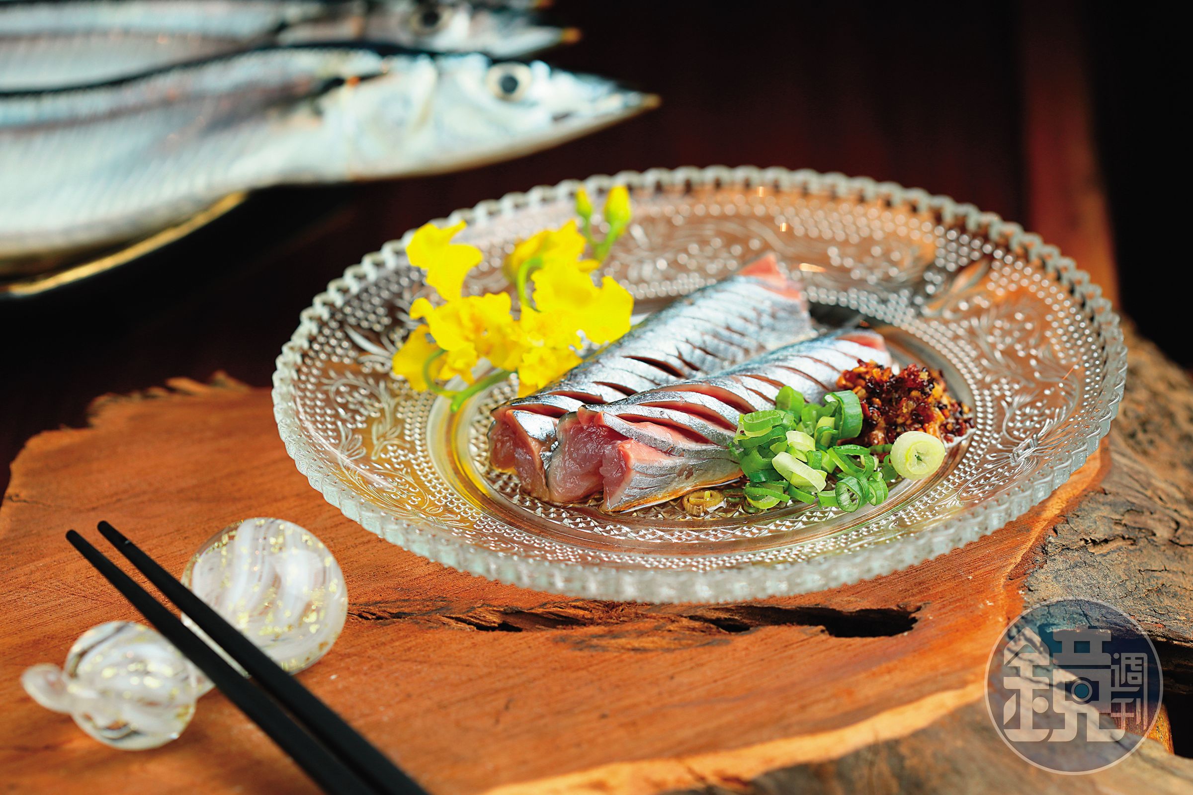 北海道三陸空運來台的「秋刀魚」，搭配特製的紫蘇醬油，油脂飽滿毫無腥氣，帶有亮皮魚獨特的海水香氣。（套餐菜色）