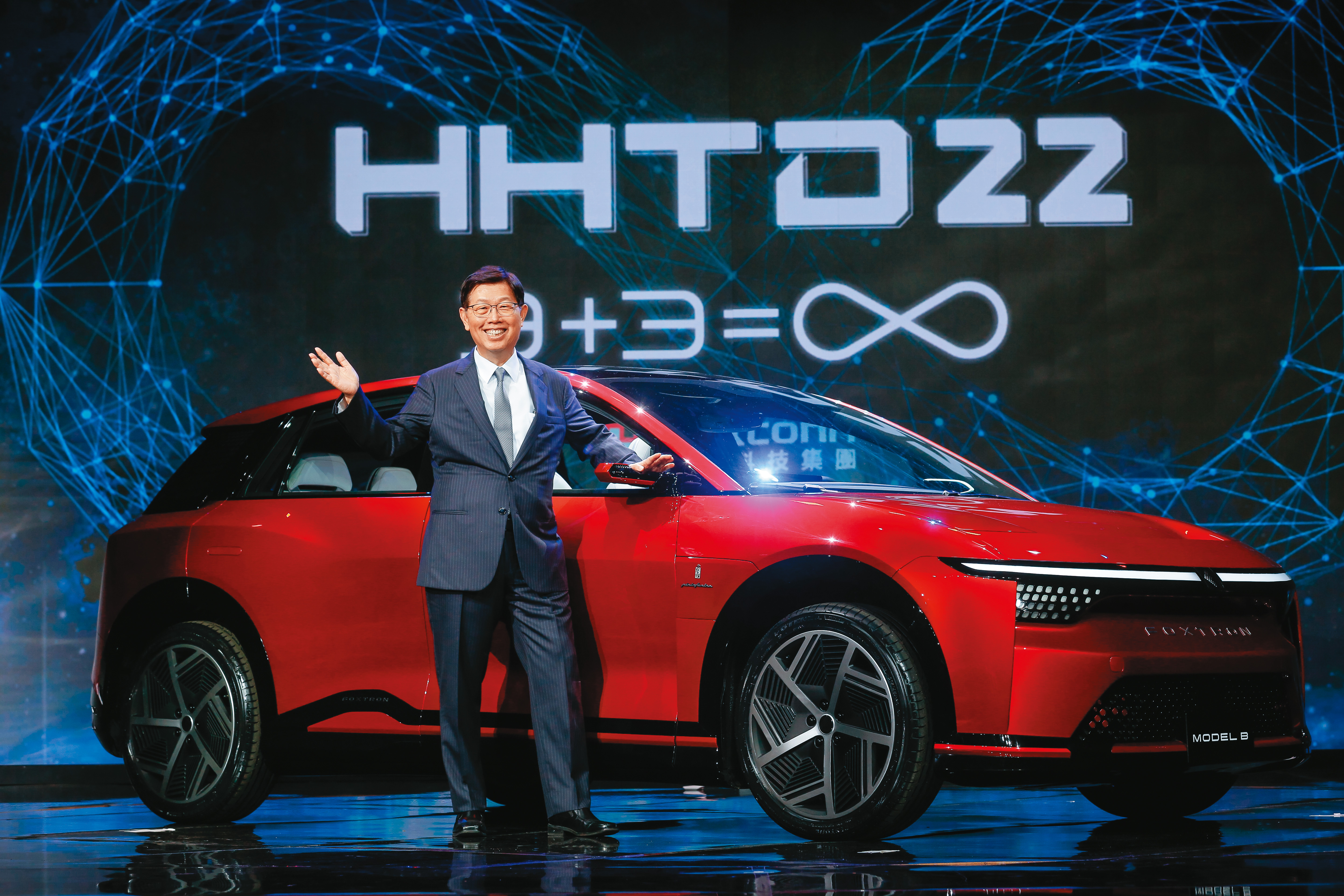 劉揚偉以急行軍的速度，率領鴻海集團3年造5車，令外界驚豔，更喊出2025年電動車相關營收衝上兆元的高難度目標。圖為城市休旅Model B。