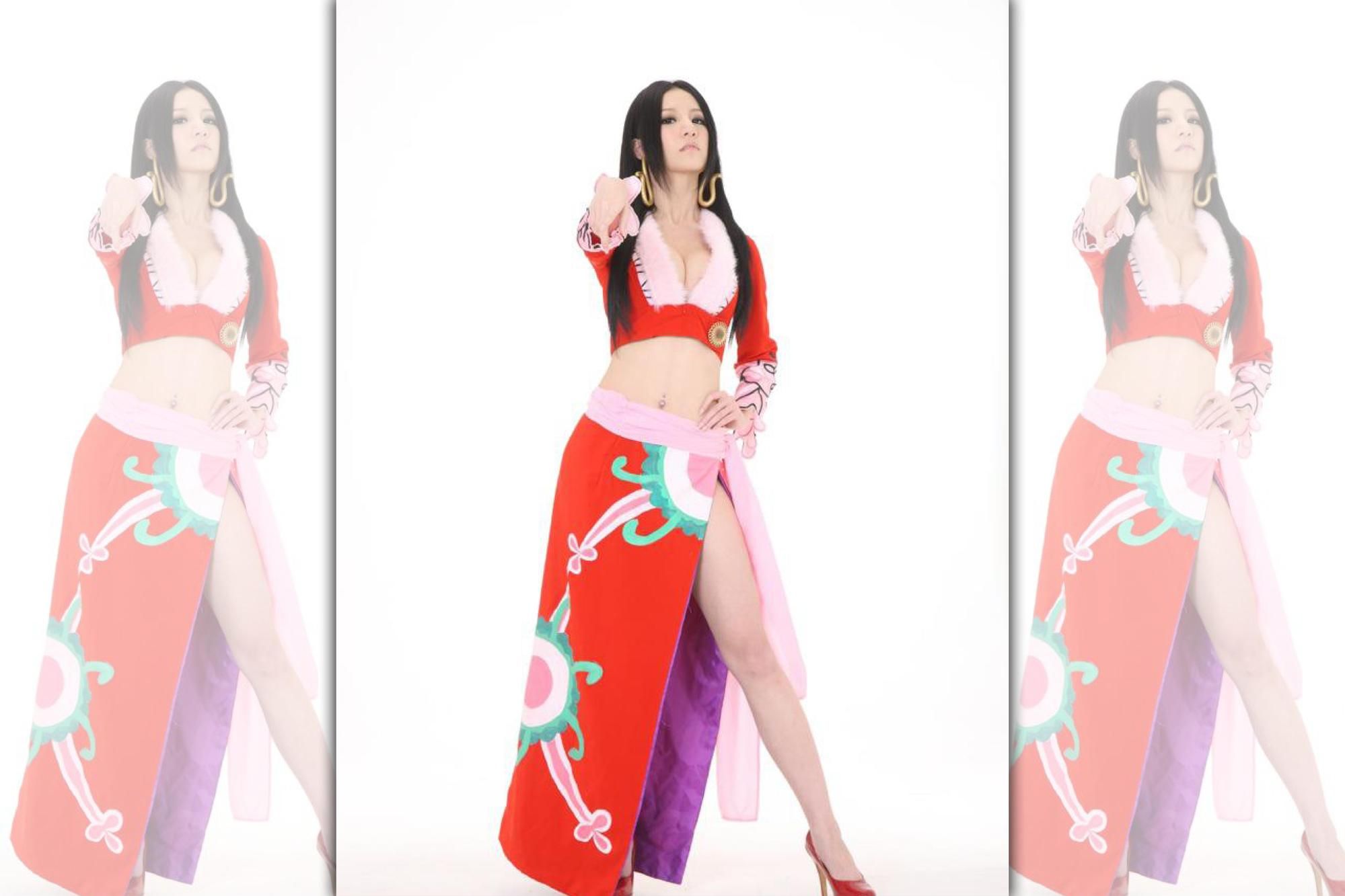 林采緹當年憑cosplay《海賊王》的女帝蛇姬而暴紅,隨後工作不斷。(林采緹IG)