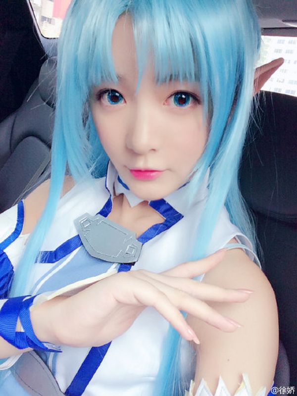 徐嬌穿上漢服「仙氣逼人」因此深受中國網友喜愛。(徐嬌微博)