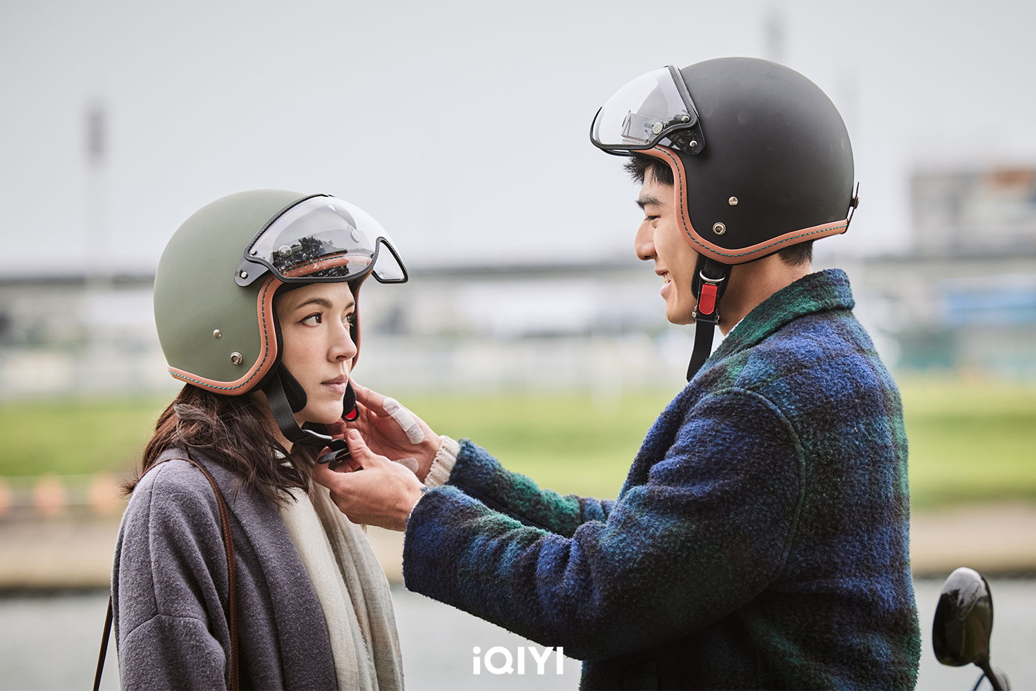 《第9節課》首支花絮曝光許瑋甯陳昊森劇中共騎機車曖昧片段。（愛奇藝提供）