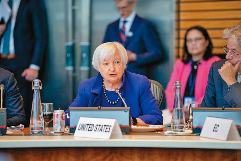 美國財政部長葉倫近日召開金融穩定監督委員會，檢視政策與金融地雷區，確保不會發生英國式金融災難。（翻攝葉倫Twitter）