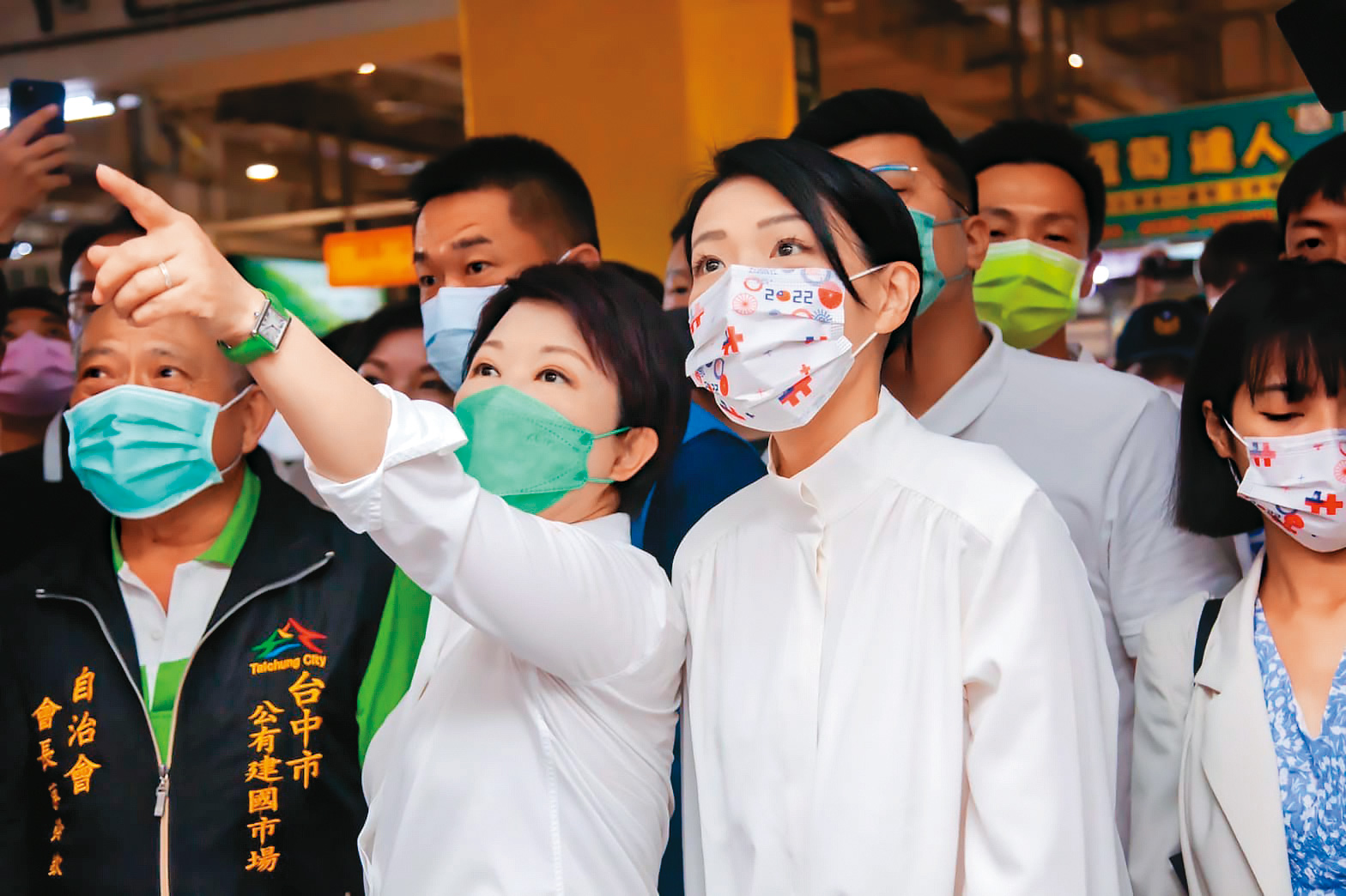 盧秀燕9日親自接待高虹安參訪建國市場，引起黨內部分雜音。（翻攝高虹安臉書）