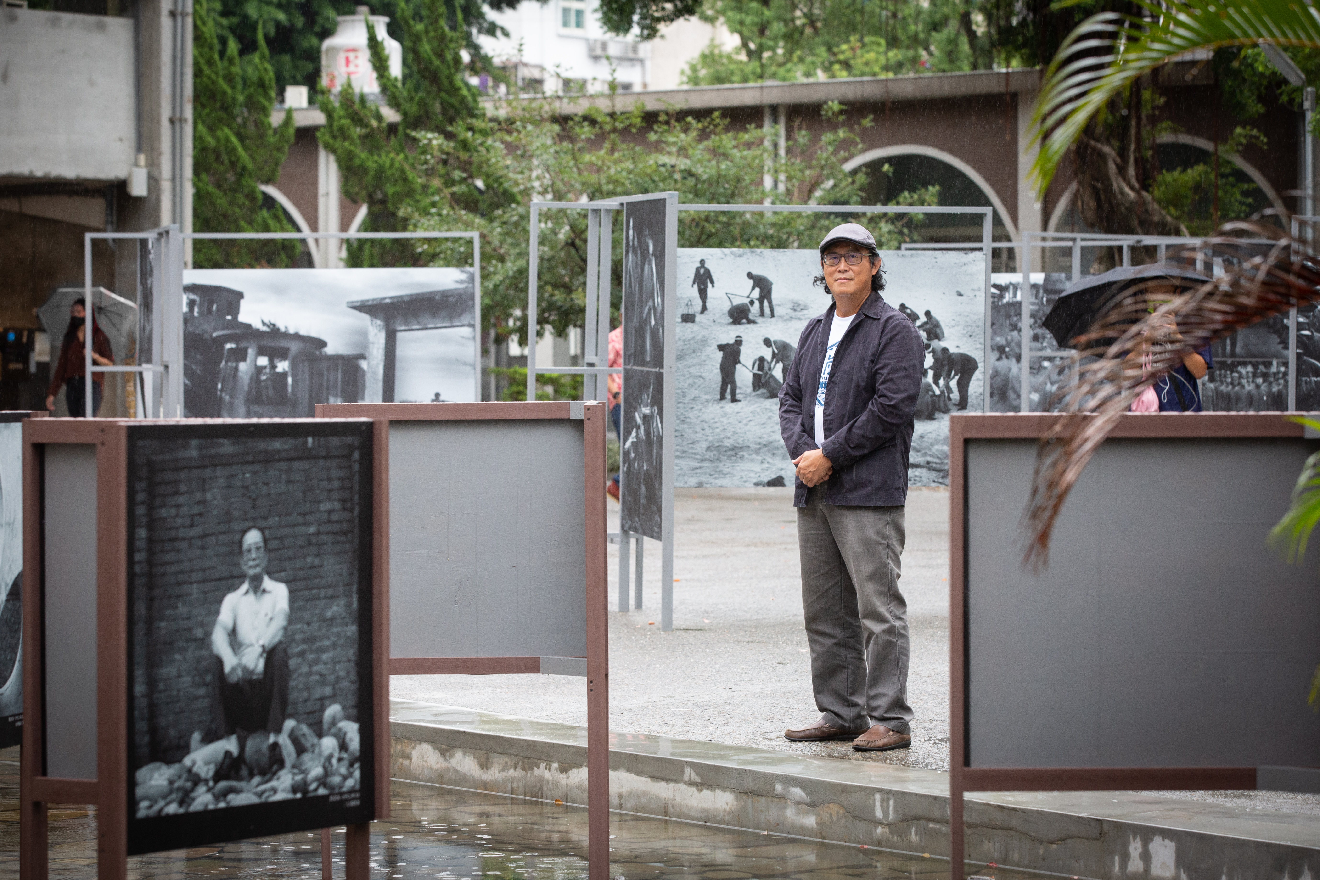 電影上映前夕，姚文智與攝影師謝三泰舉辦「火燒島」攝影展，復刻白色恐怖時期綠島監獄的歷史場景與氛圍。