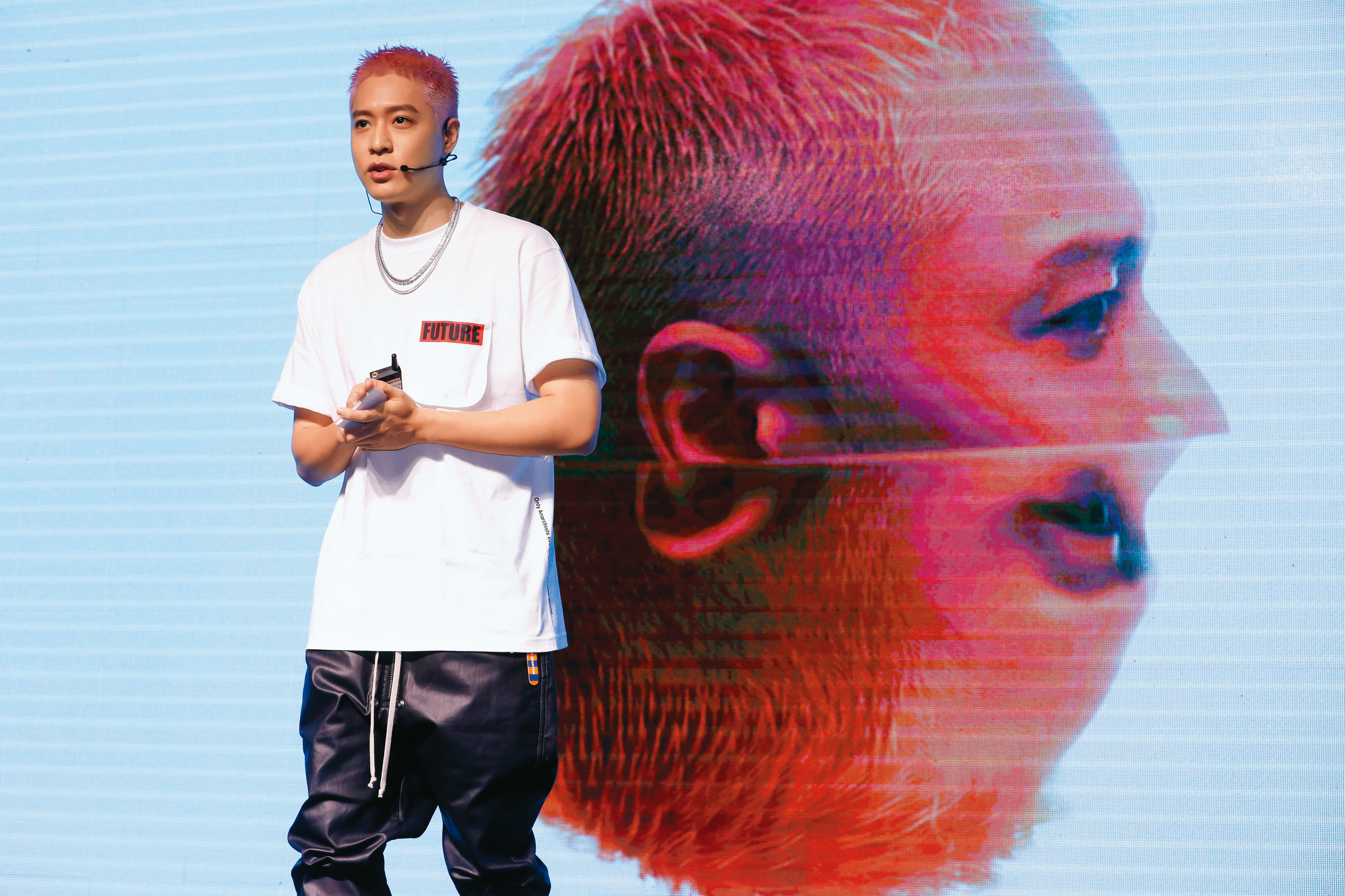 周湯豪最近工作屢受肯定，而且斜槓得非常忙碌，越來越有自信。