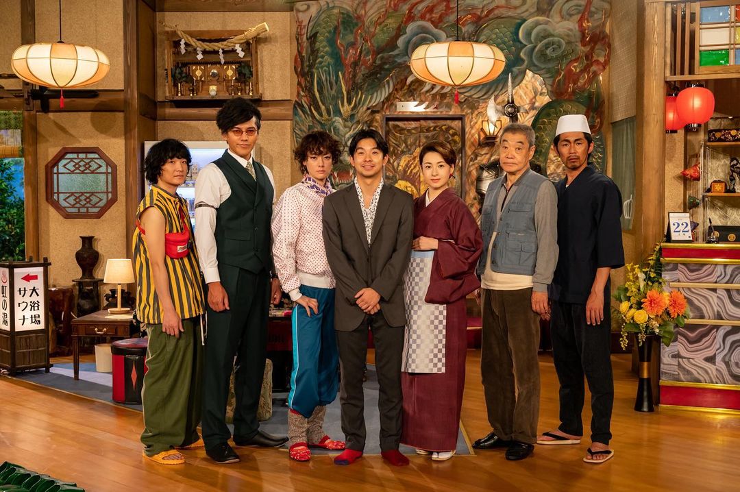 《Japanese Style》集合實力派演員獻出不同以往的演技呈現。由左至右：石崎Huwie、要潤、市川實日子、仲野太賀、檀麗、柄本明、KAƵMA。（翻攝官方IG）