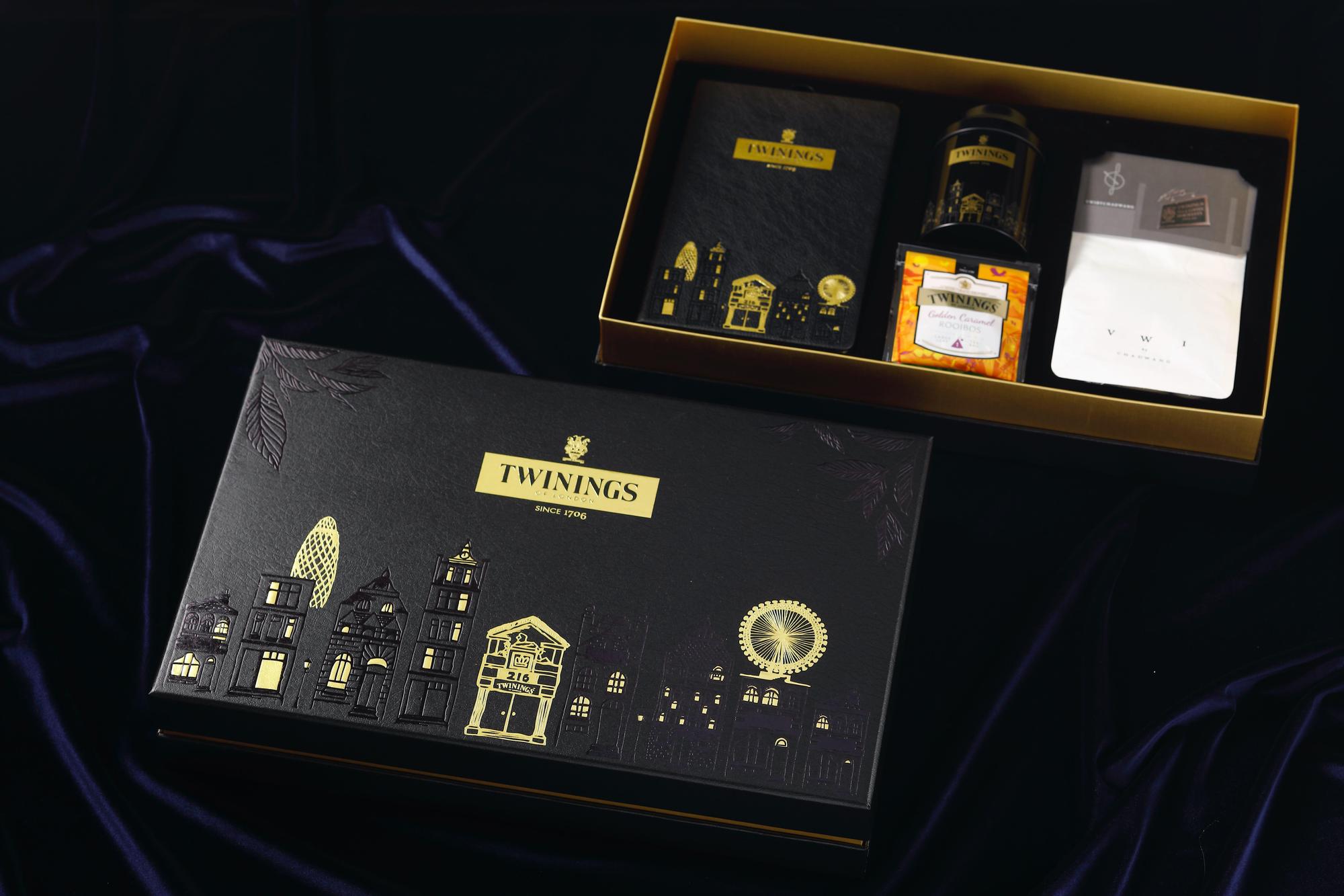 「TWININGS & VWI唐寧獨尊風尚限量禮盒」由經典鉑金系列茶款,搭配世界沖煮大賽冠軍王策嚴選的咖啡豆,一盒將咖啡與茶一網打盡。(TWININGS唐寧茶提供)