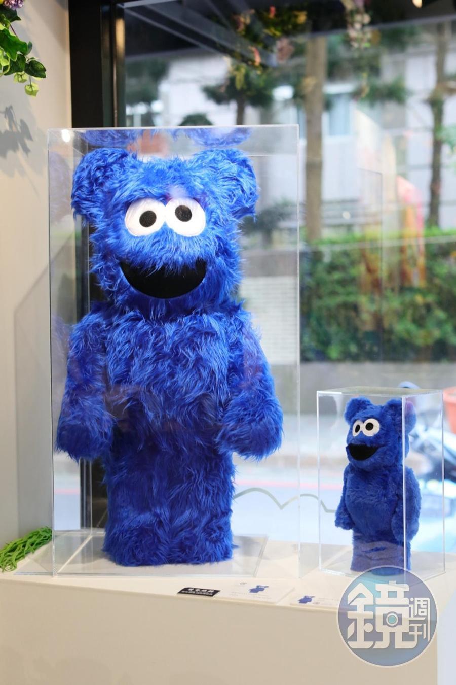 店裡擺放庫柏力克熊COOKIE MONSTER版。