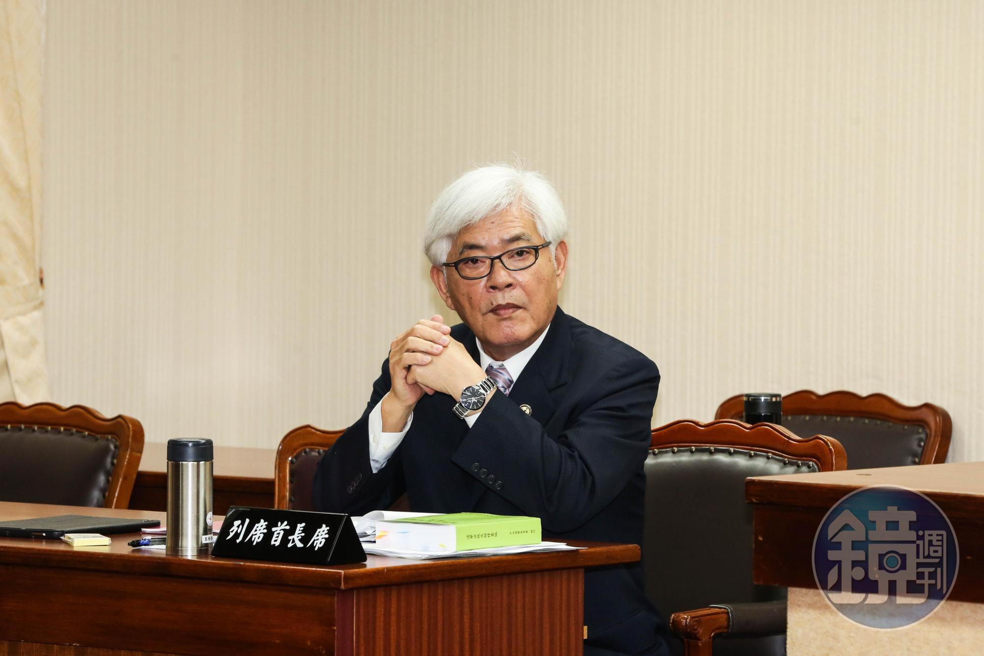 指揮中心發言人莊人祥昨表示，今（26日）將邀請中選會人員到記者會解釋。圖為中選會主委李進勇。（資料照）