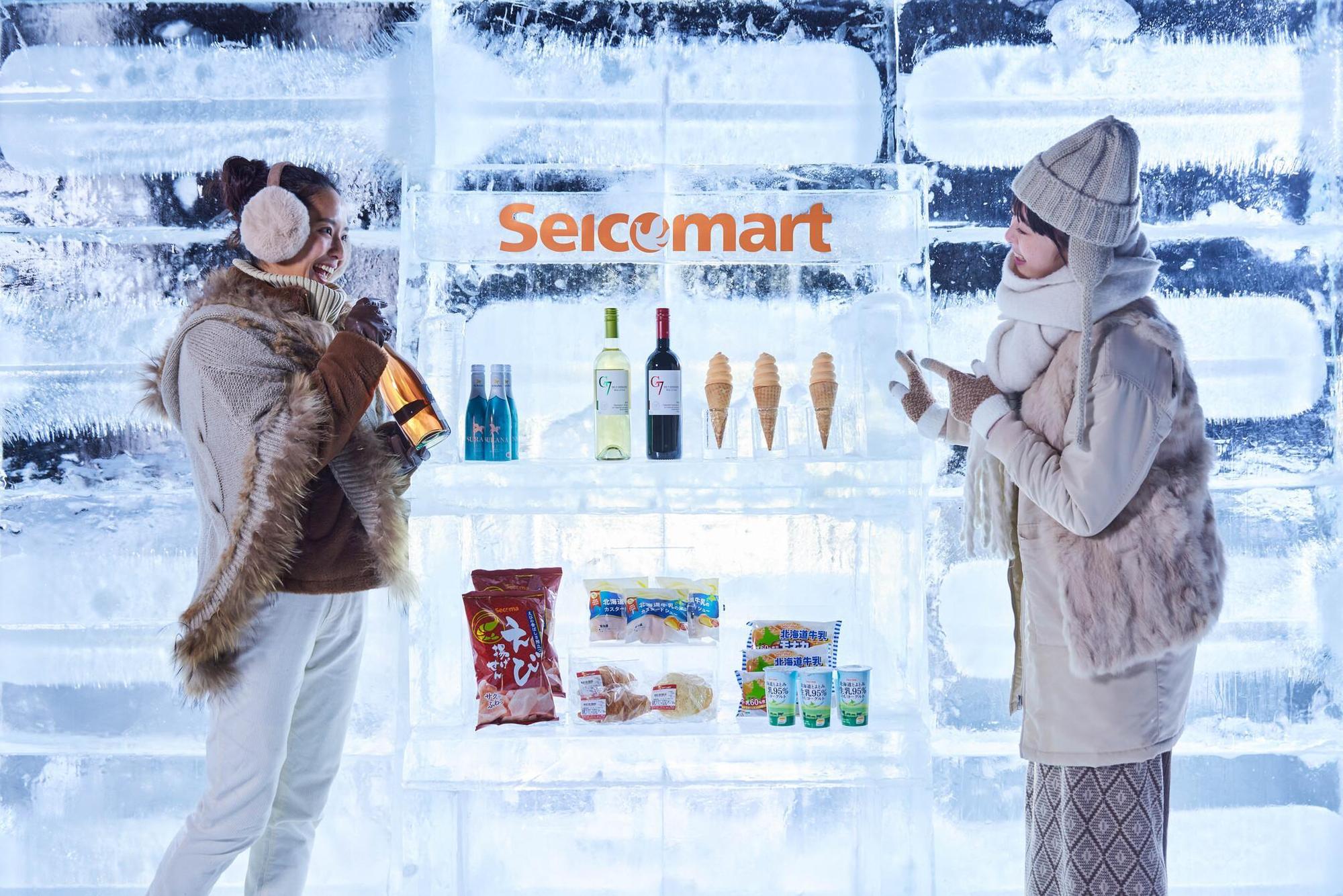 今年愛絲冰城與北海道超商「Seicomart」合作推出「冰之Seicomart」。（星野集團提供）