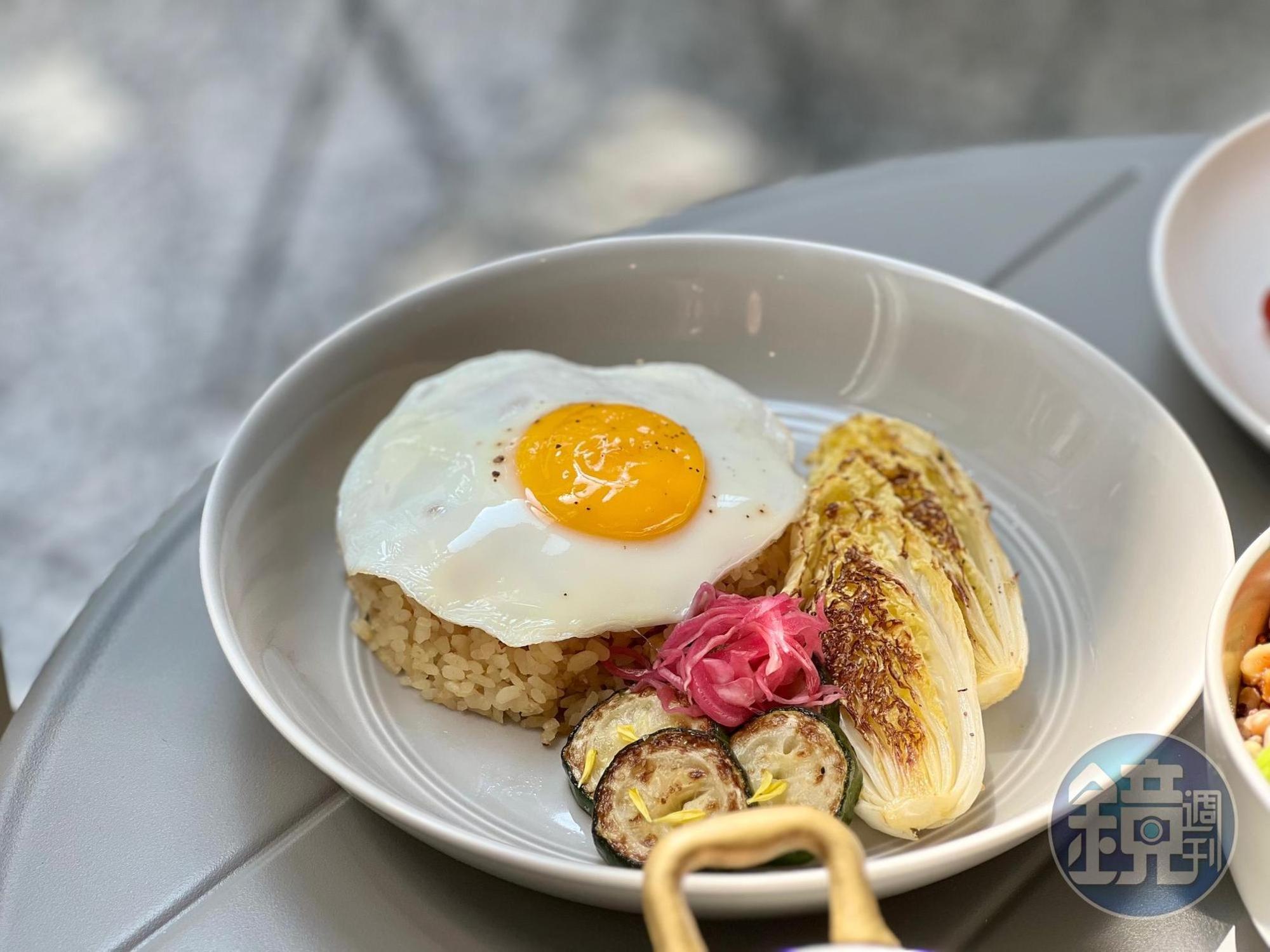 午間提供洋溢地中海風情的「番茄香料啤酒燉豬肉炊飯」。(360元/份)