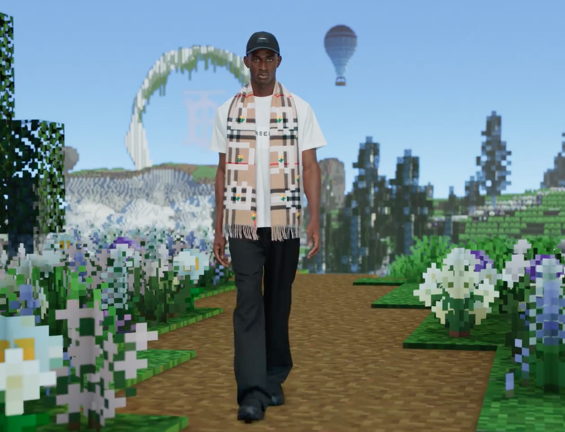 BURBERRY將於下月初進軍電玩市場，與MINECRAFT合作，同步推出線上遊戲與線下實體服飾配件。（翻攝自品牌官網）