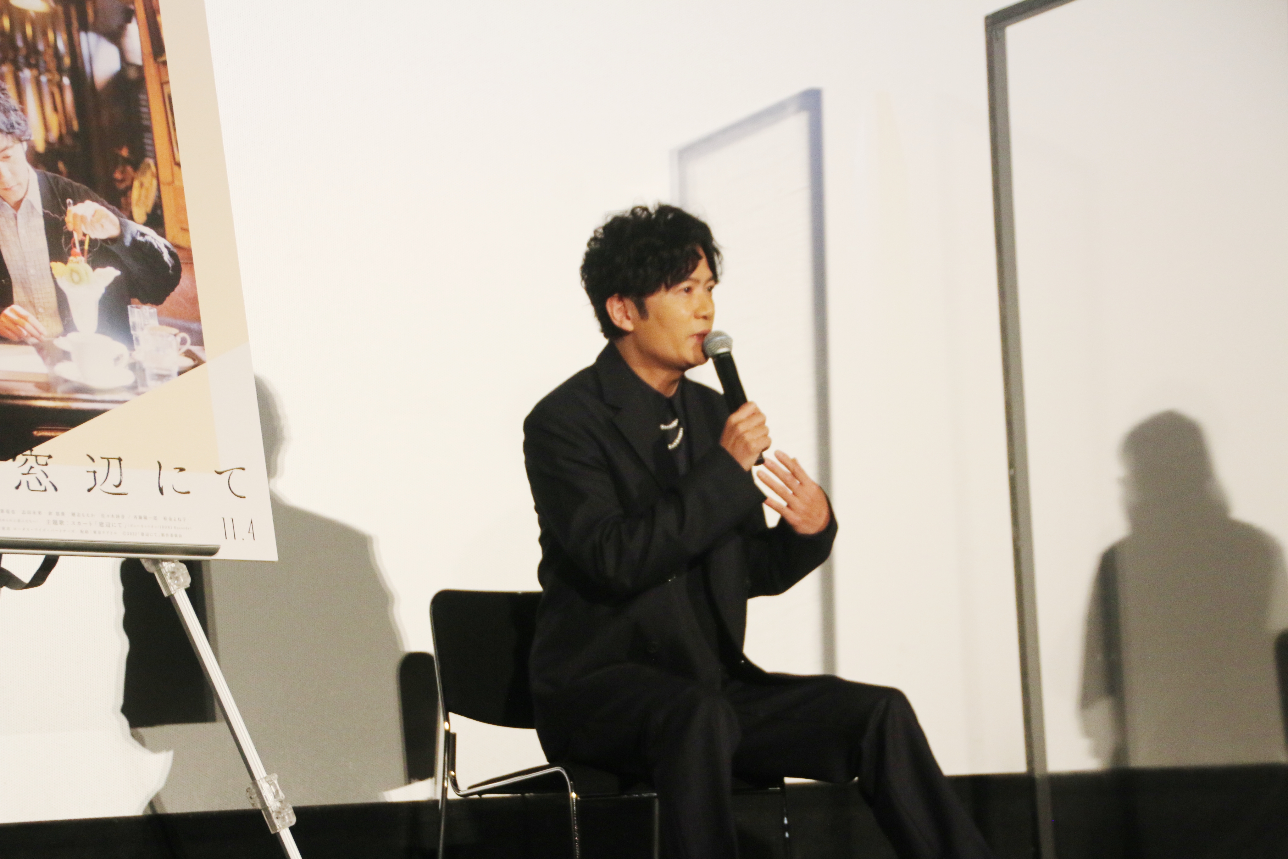 稻垣吾郎今帶著電影《在窗邊》出席東京國際影展的映後座談活動，不習慣有同步口譯的他，刻意調整步調方便口譯員作業。