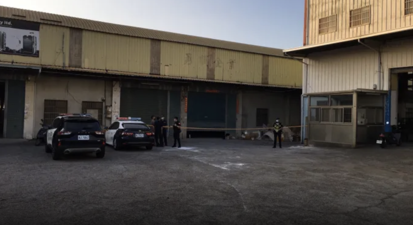 台中市神岡區驚爆桶屍命案，警方也約談一名工廠的前租客女子到案。（翻攝自記者爆料網）