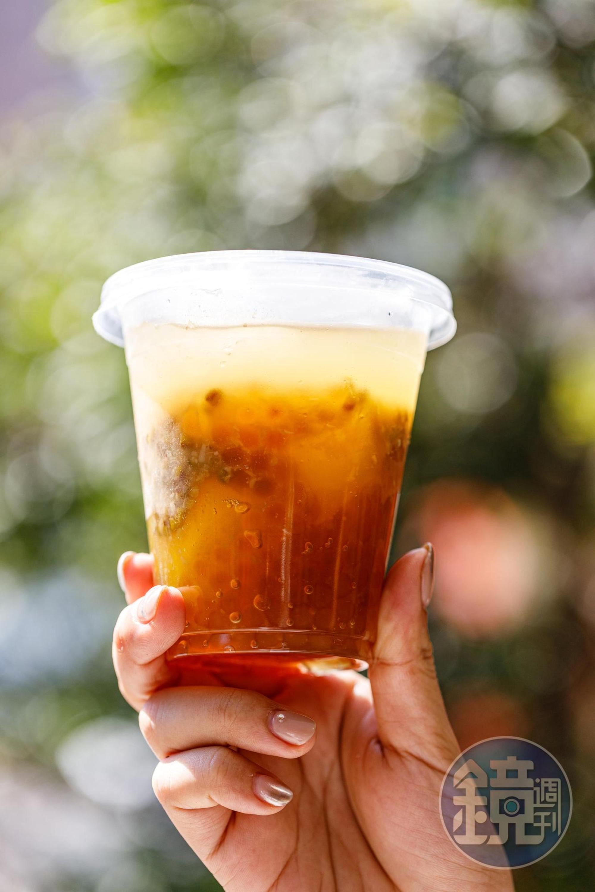 這一杯古早味「粉圓冰」是許多海線人的兒時記憶。（30元／杯，可任選3種配料）