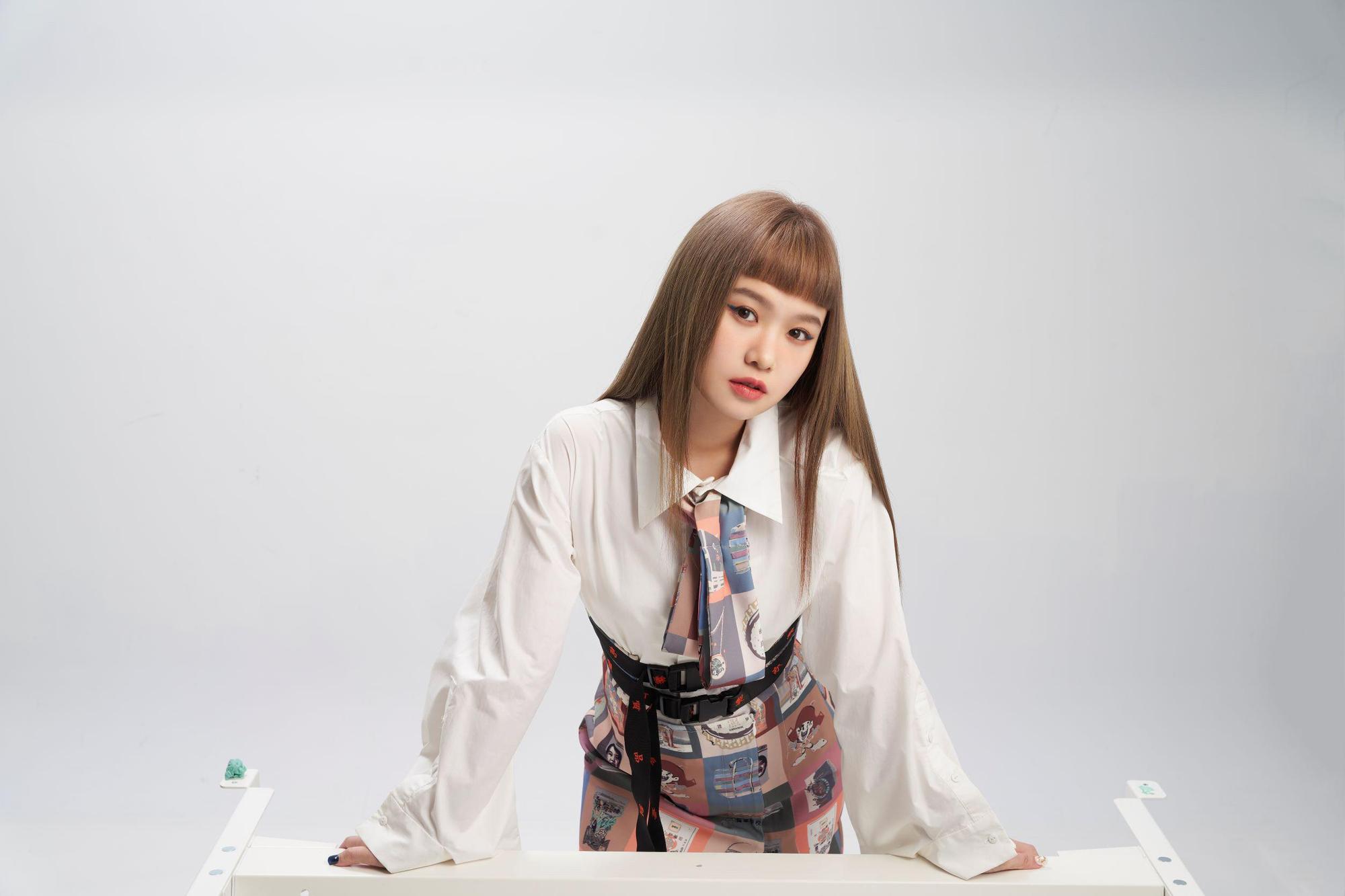 嚴正嵐5月升格新手媽媽,半年內瘦回少女時體重。(海蝶音樂提供)