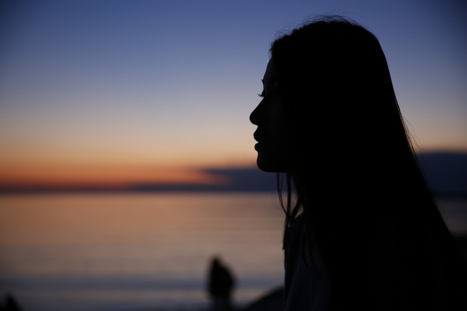 一名脫北者孤獨死逾一年沒人知道,結果因長期欠租才被發現陳屍在租屋處;示意圖。(pixabay/Archimedesscrown)