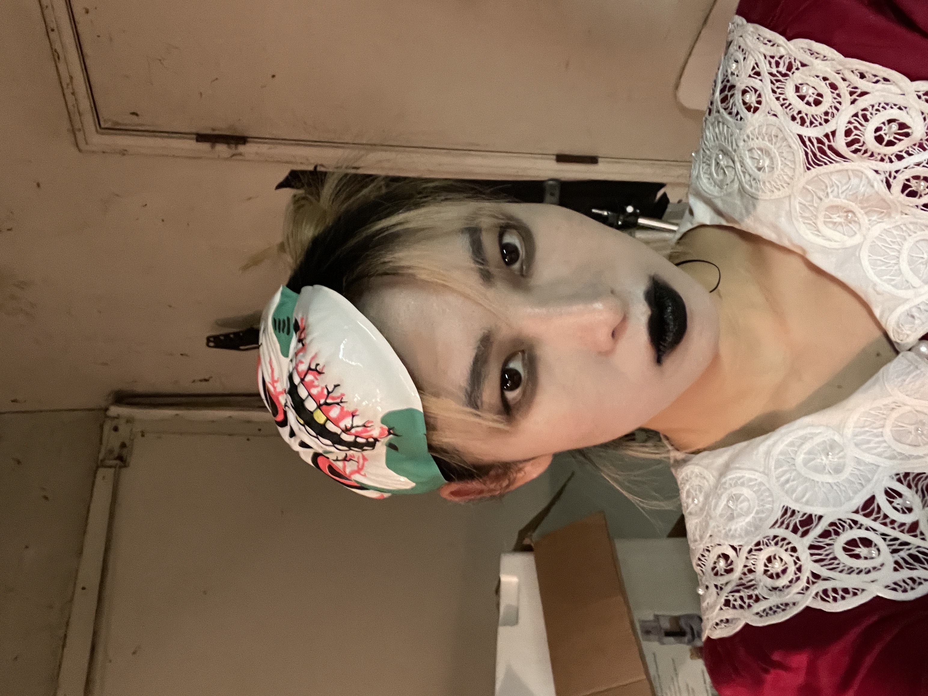 王若琳「梯納」以妹妹名字命名，血腥歌詞輕快曲風。（索尼音樂）