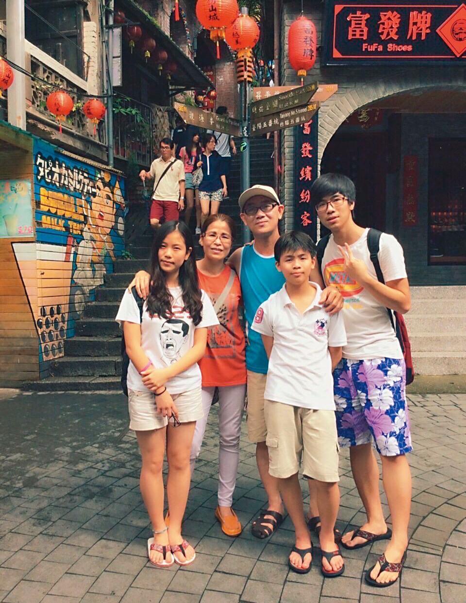 徐宗清與太太張淑卿育有2子1女。（徐宗清提供）
